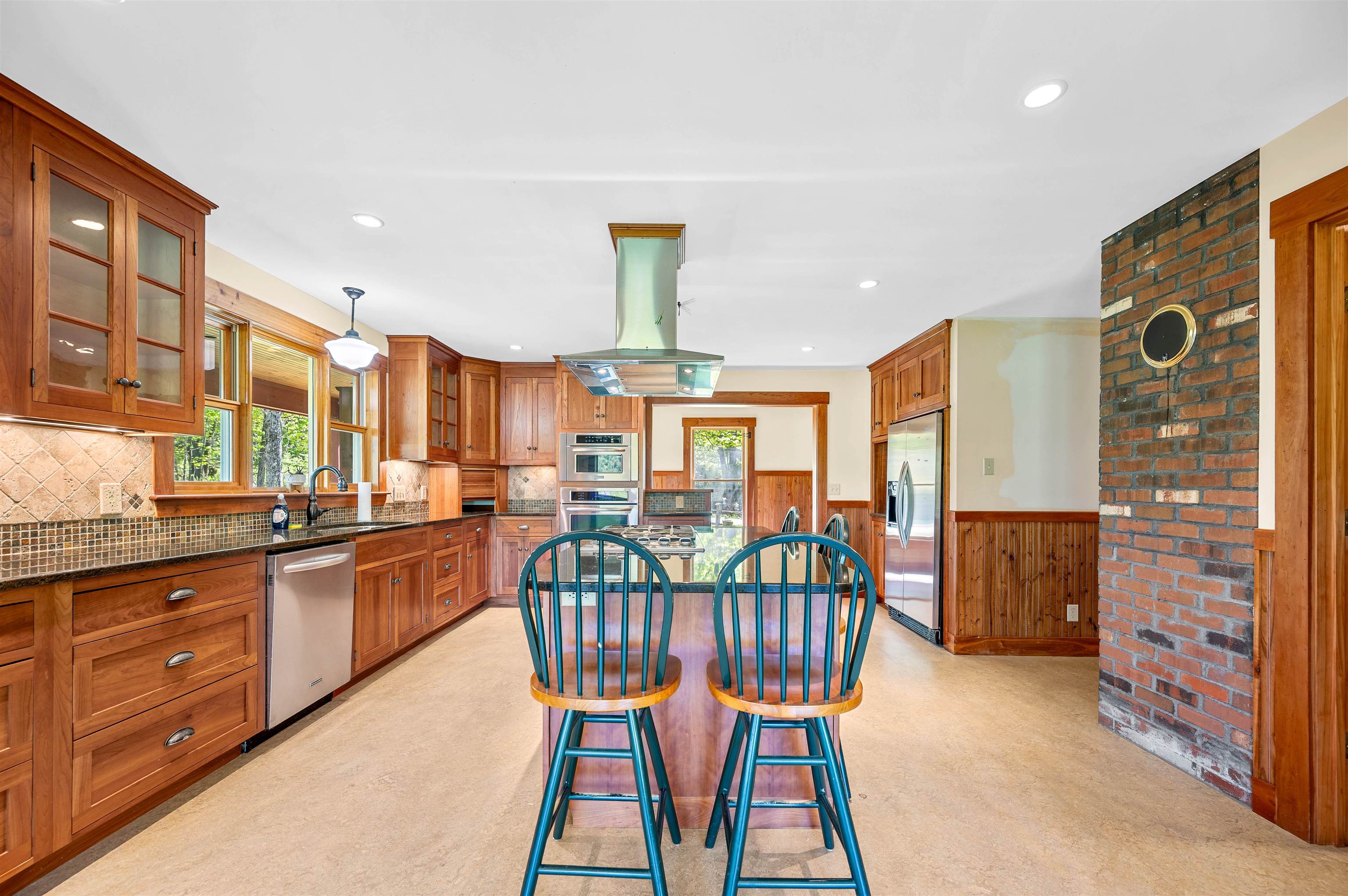 main property photo 9