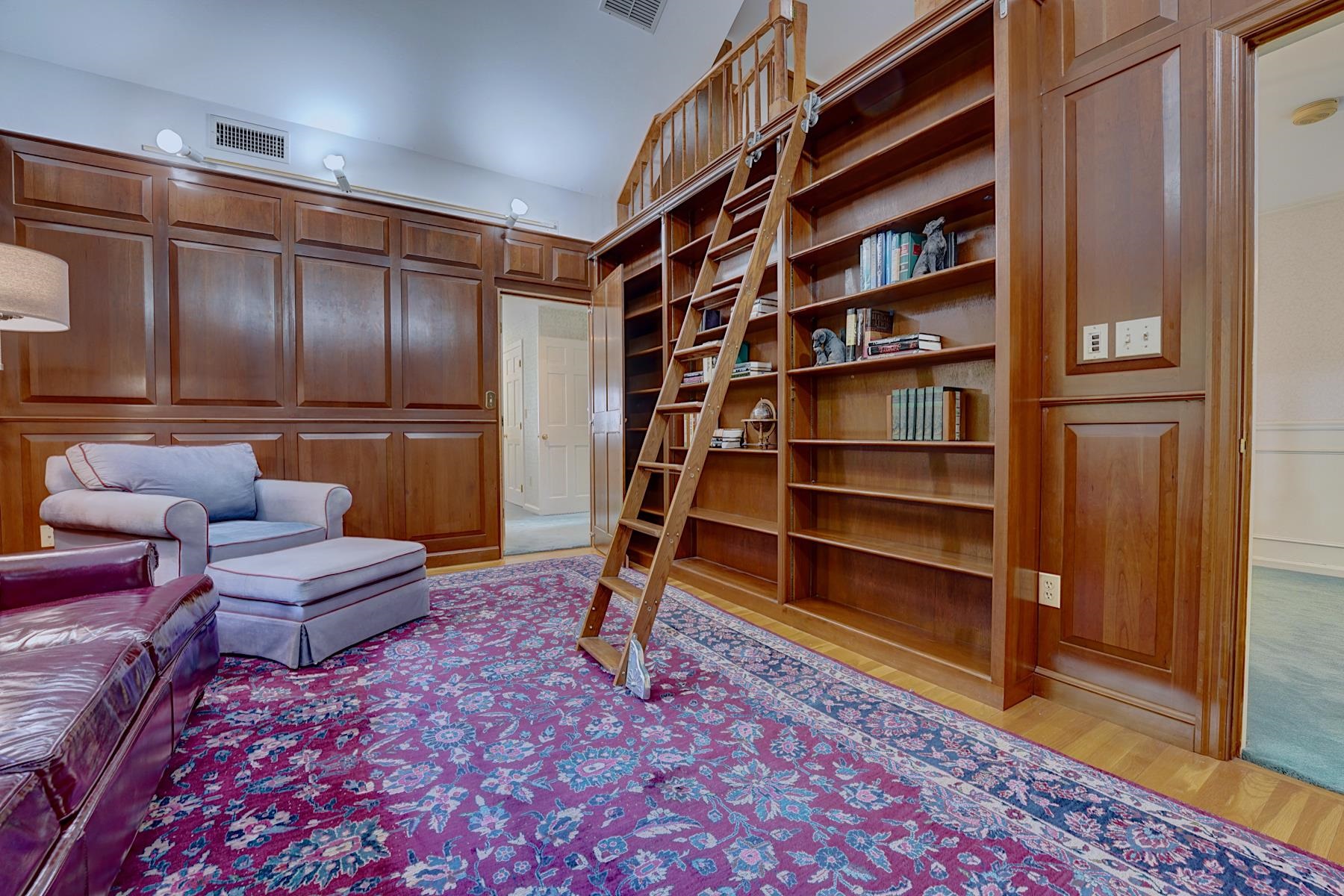 main property photo 28