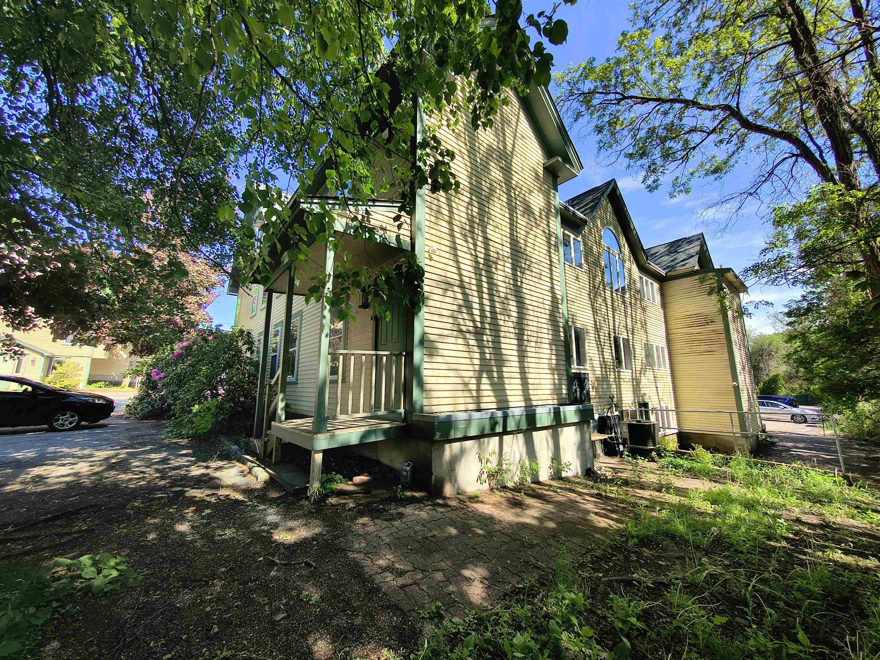 main property photo 10