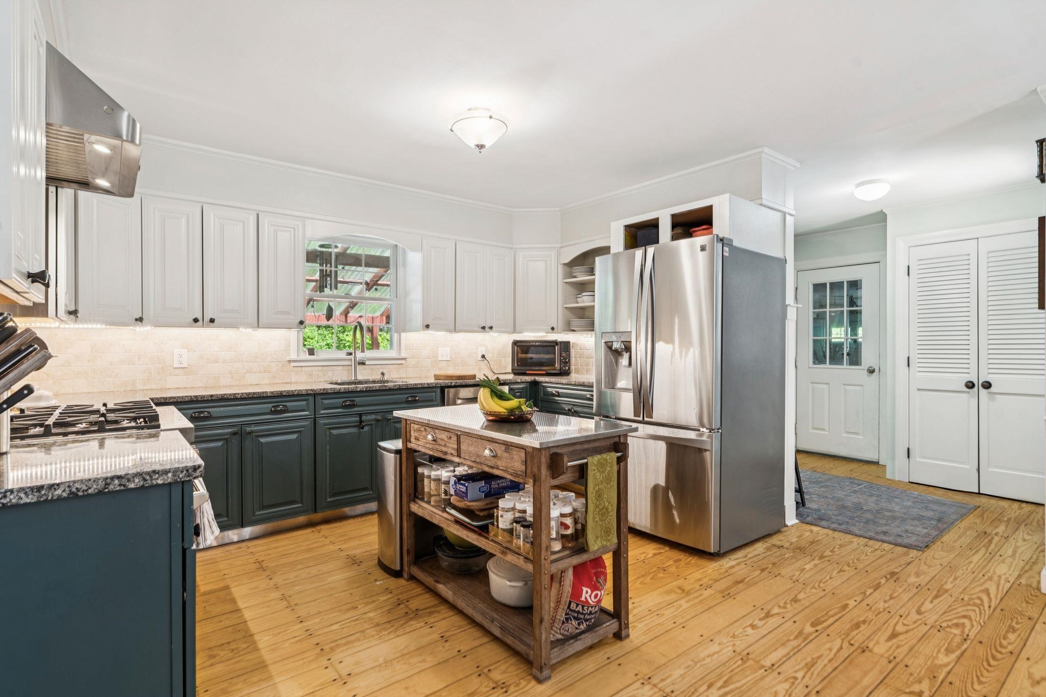 main property photo 13