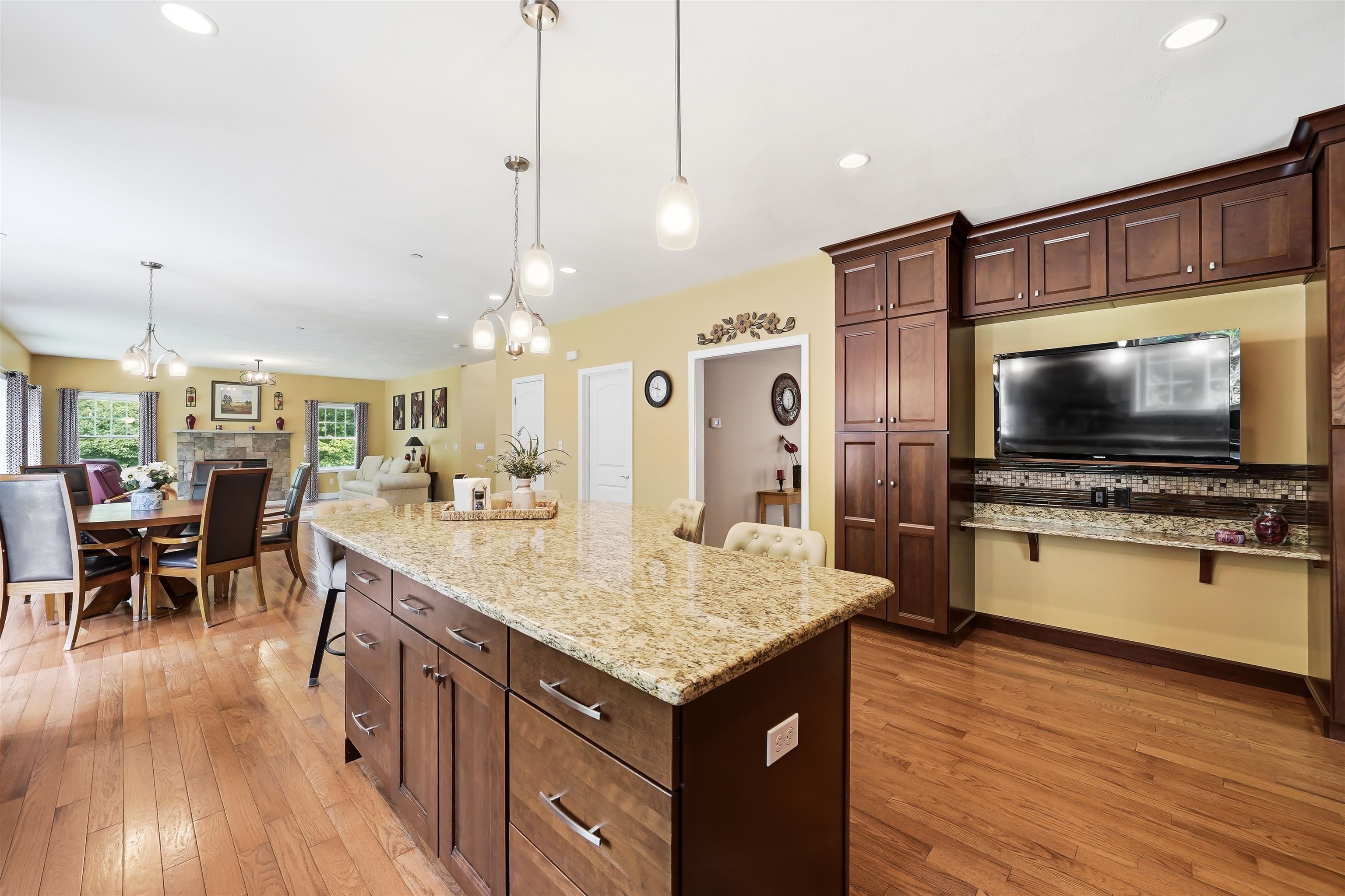 main property photo 15