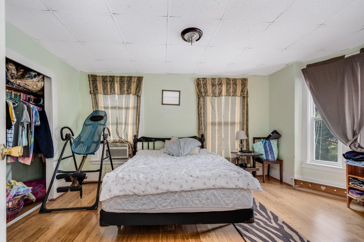 main property photo 32