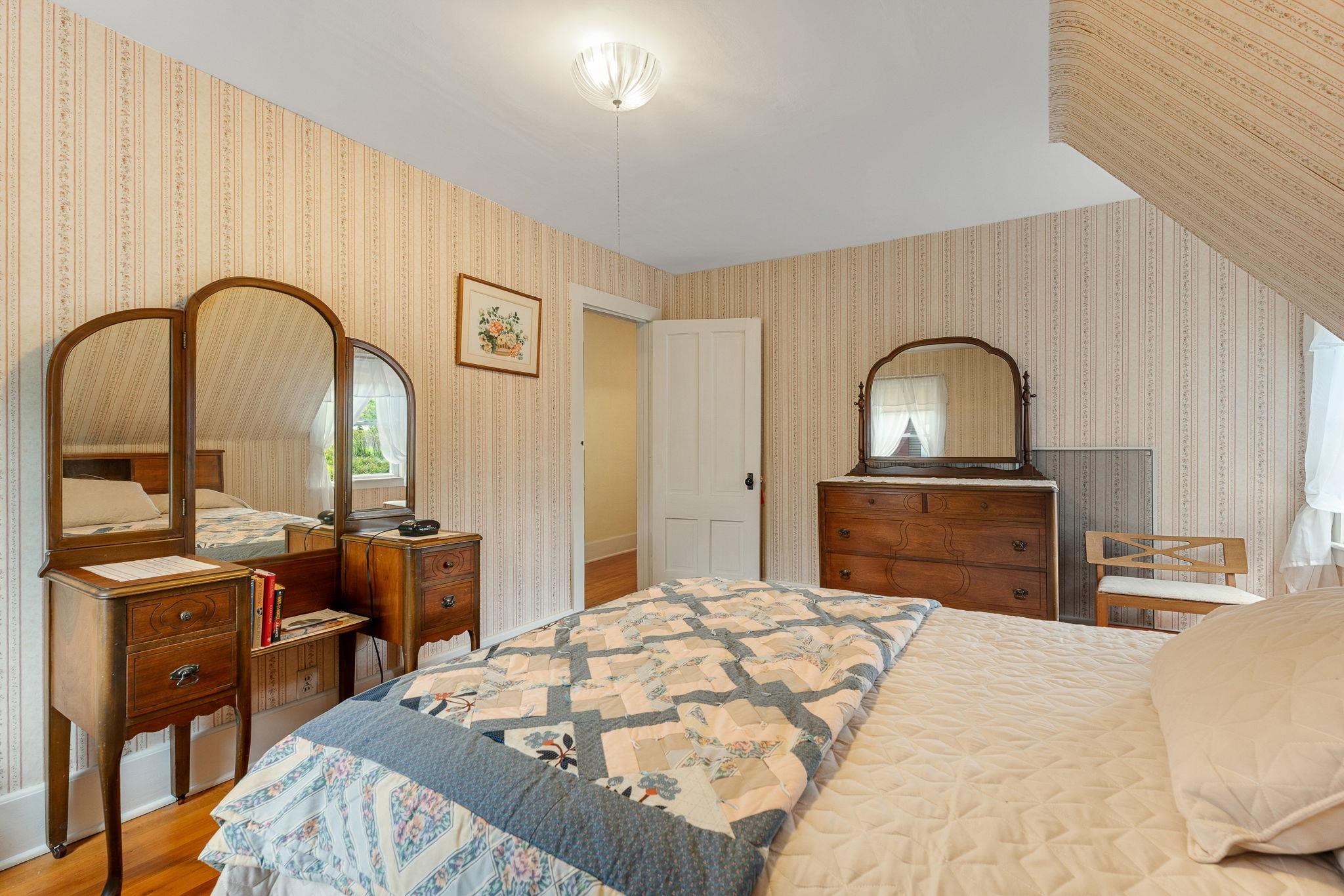 main property photo 36