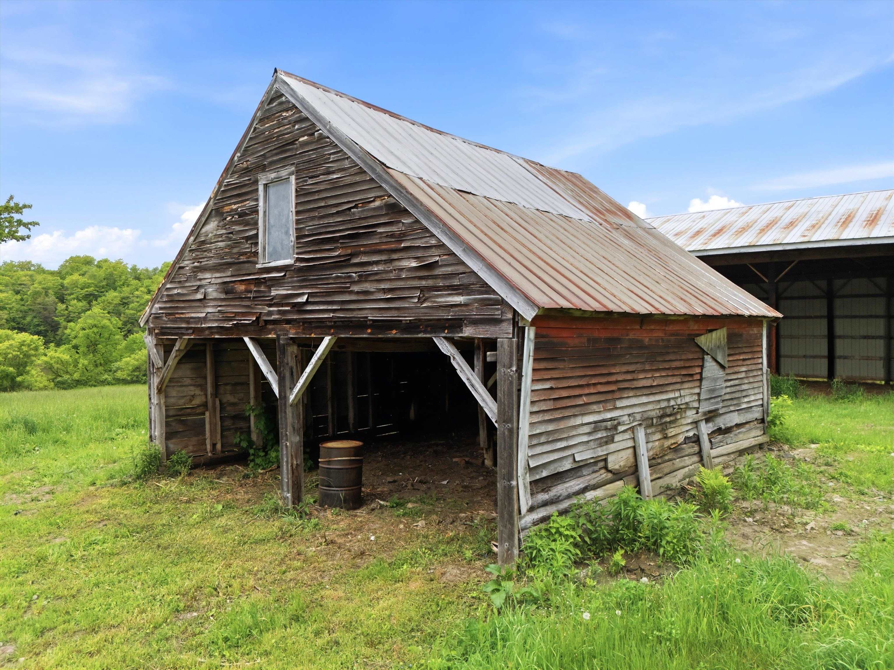 main property photo 17