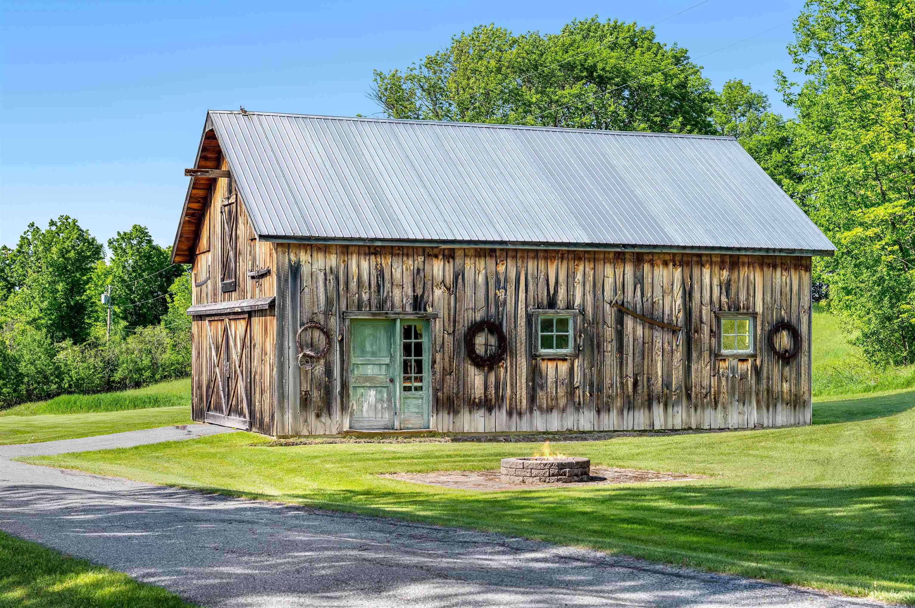 main property photo 35