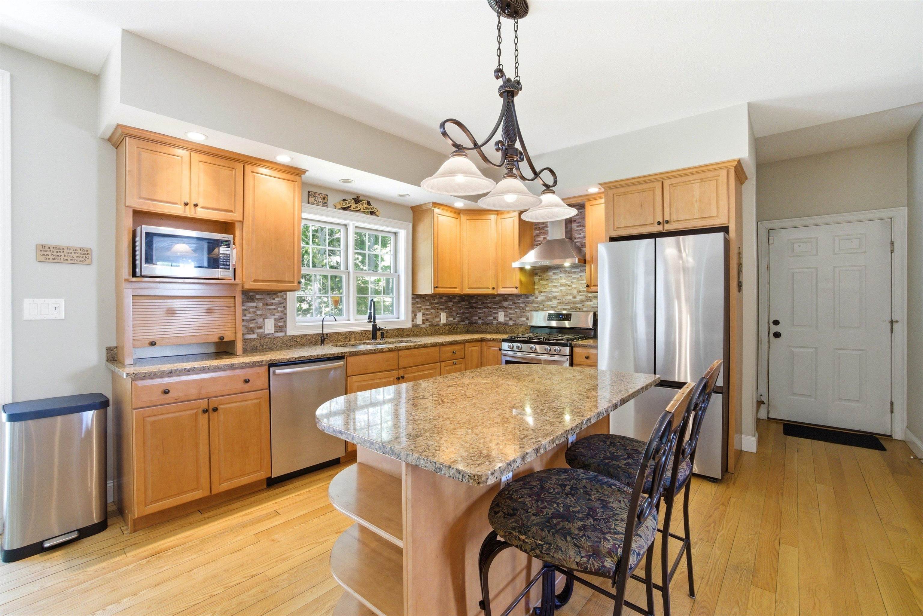 main property photo 12