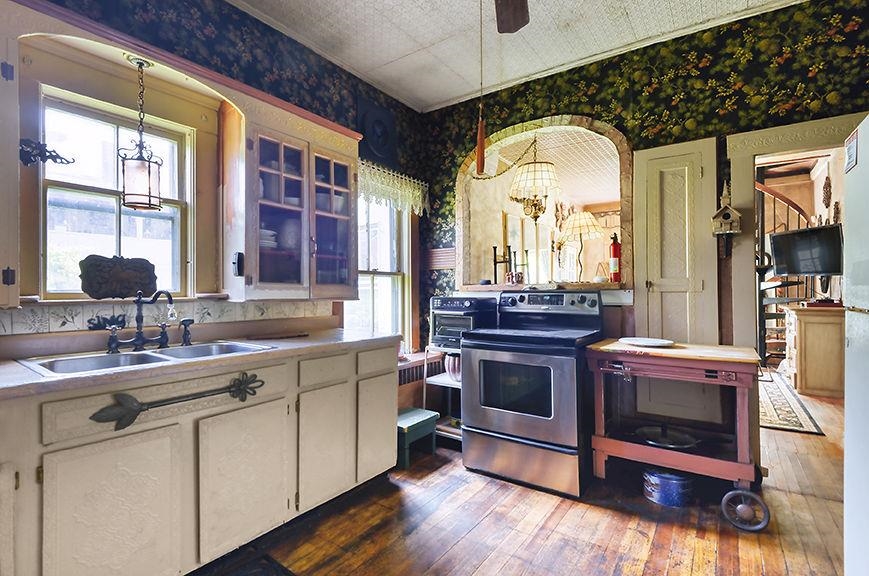 main property photo 9