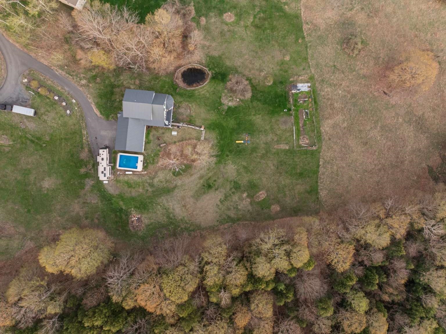 main property photo 17