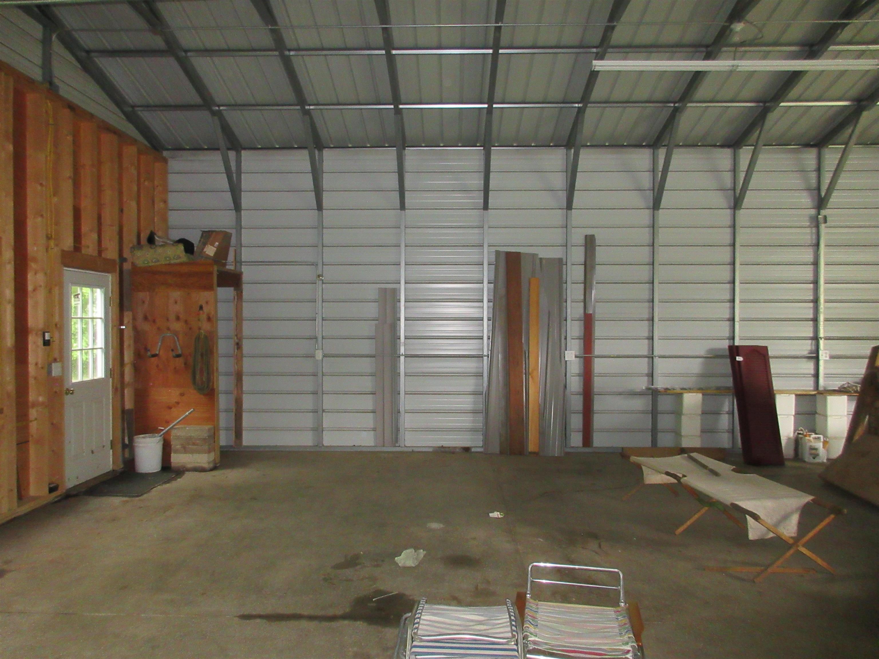 main property photo 40