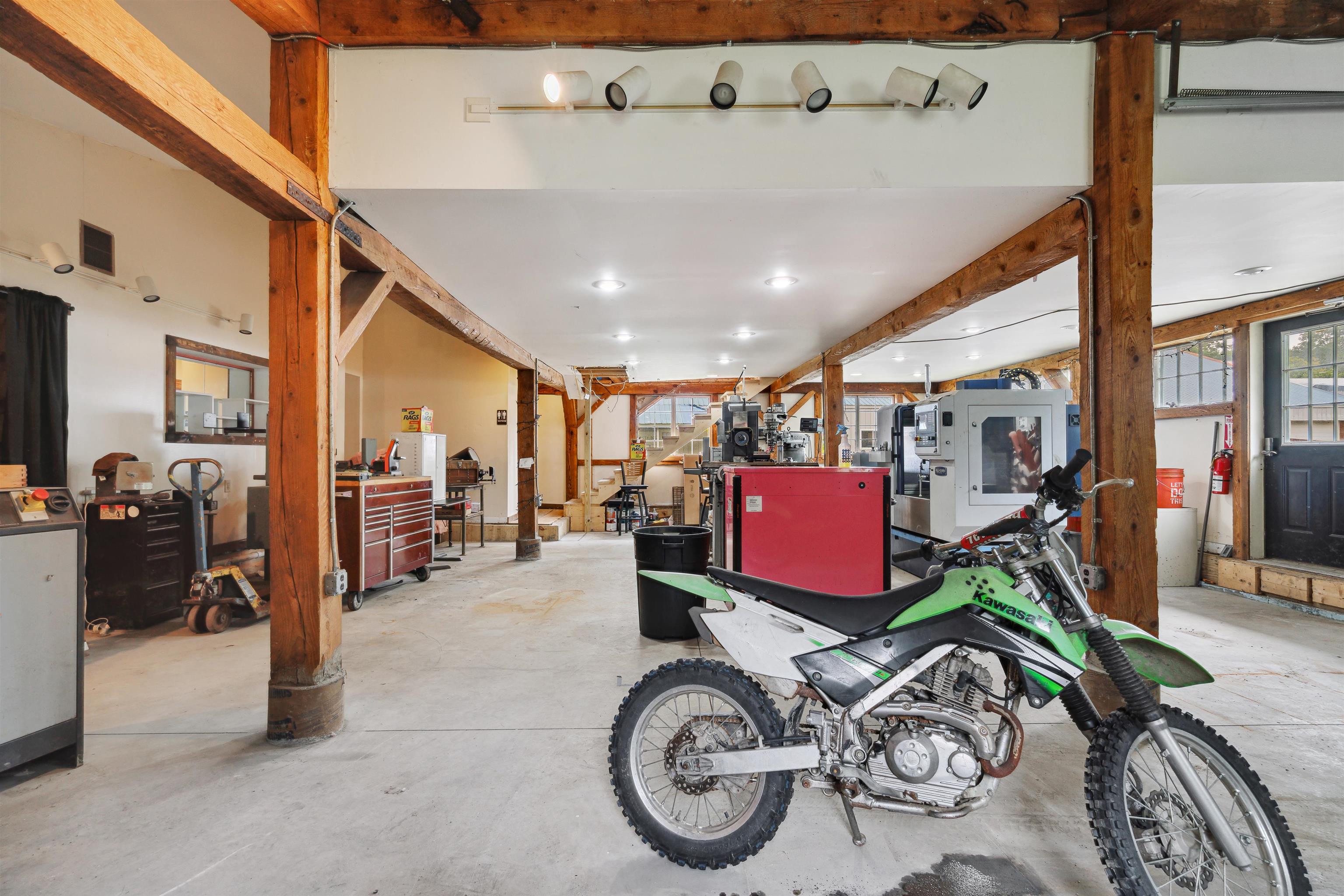 main property photo 32