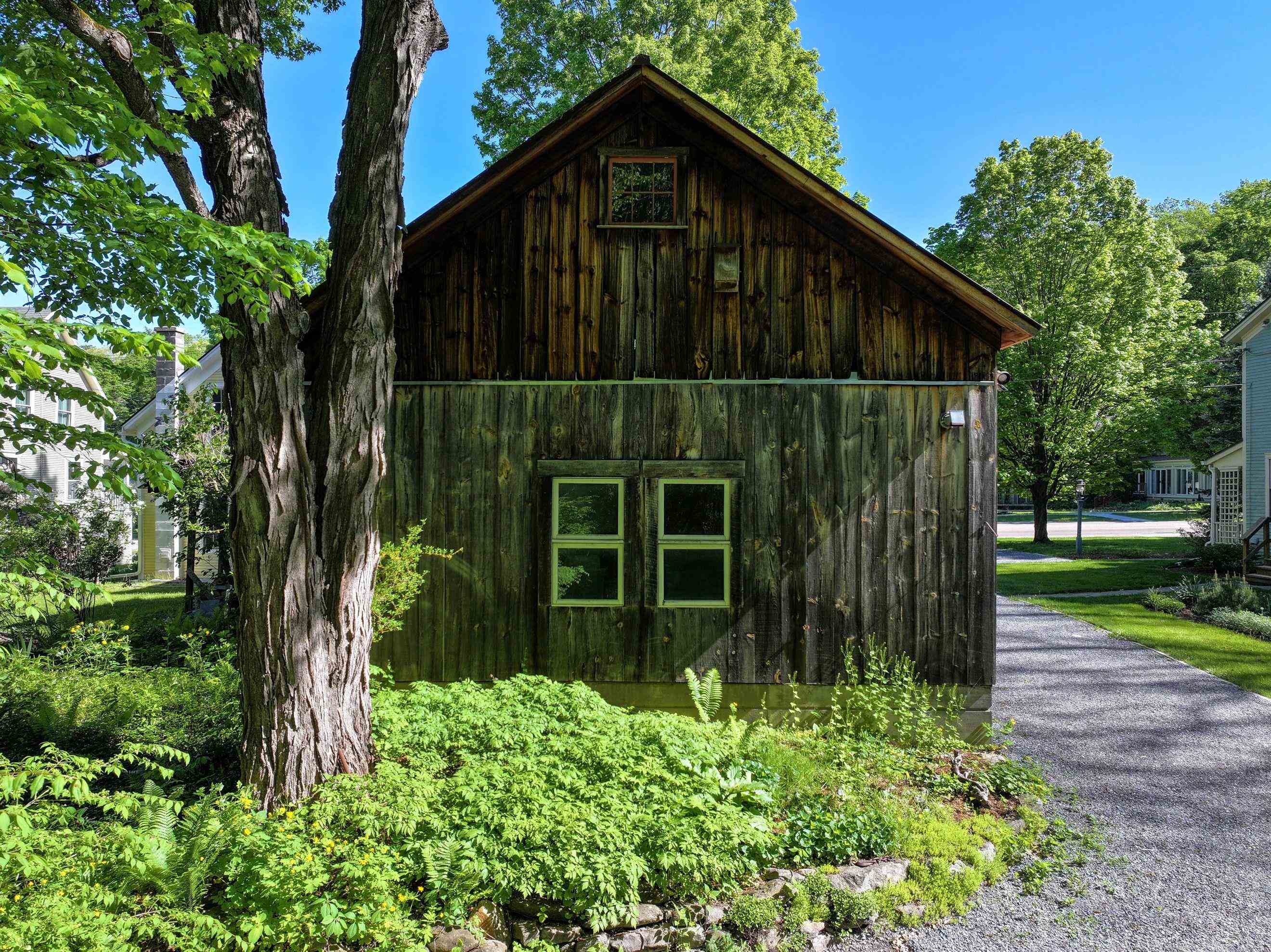 main property photo 33