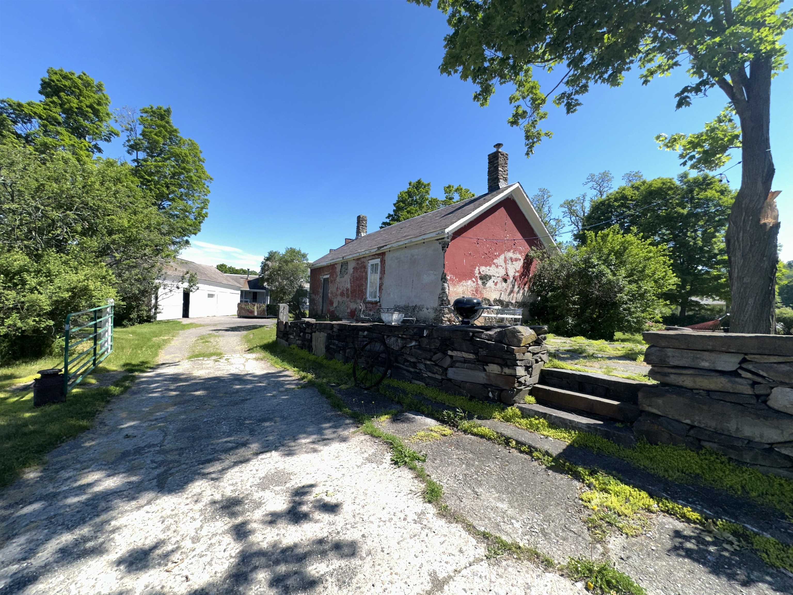 main property photo 33
