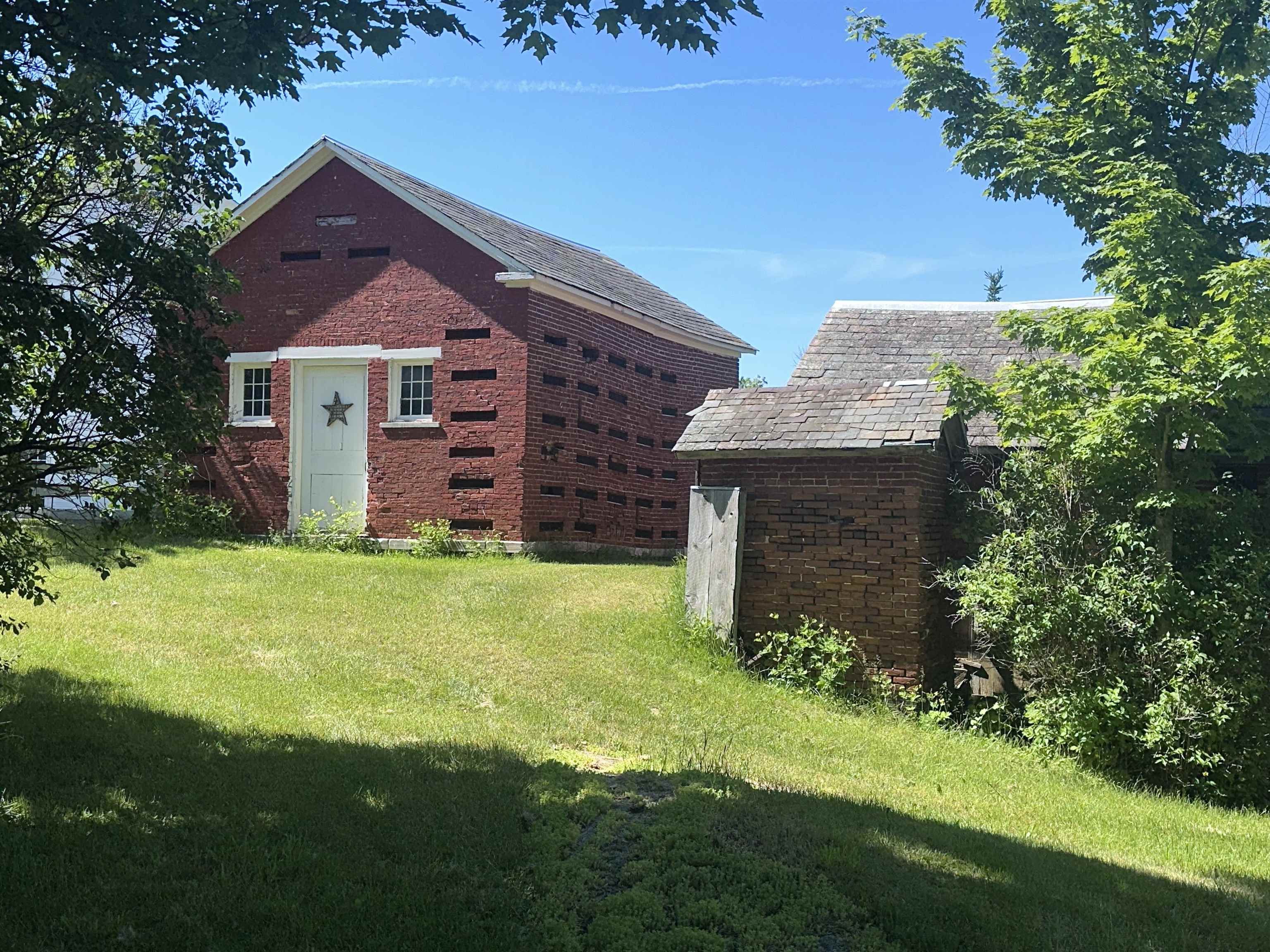 main property photo 50