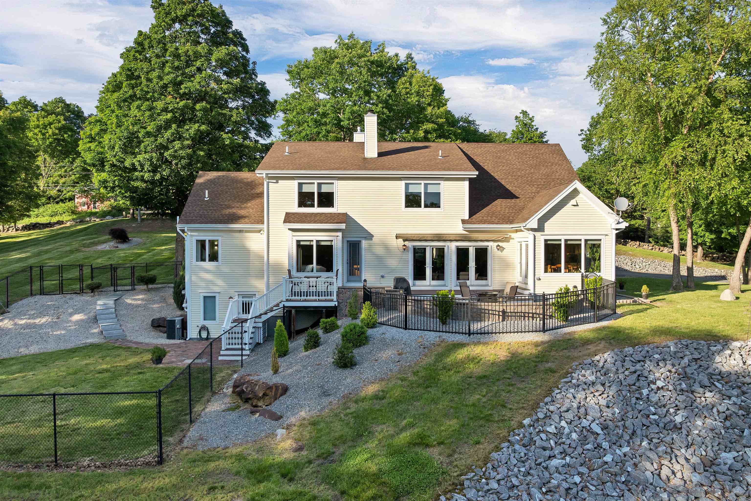 main property photo 59