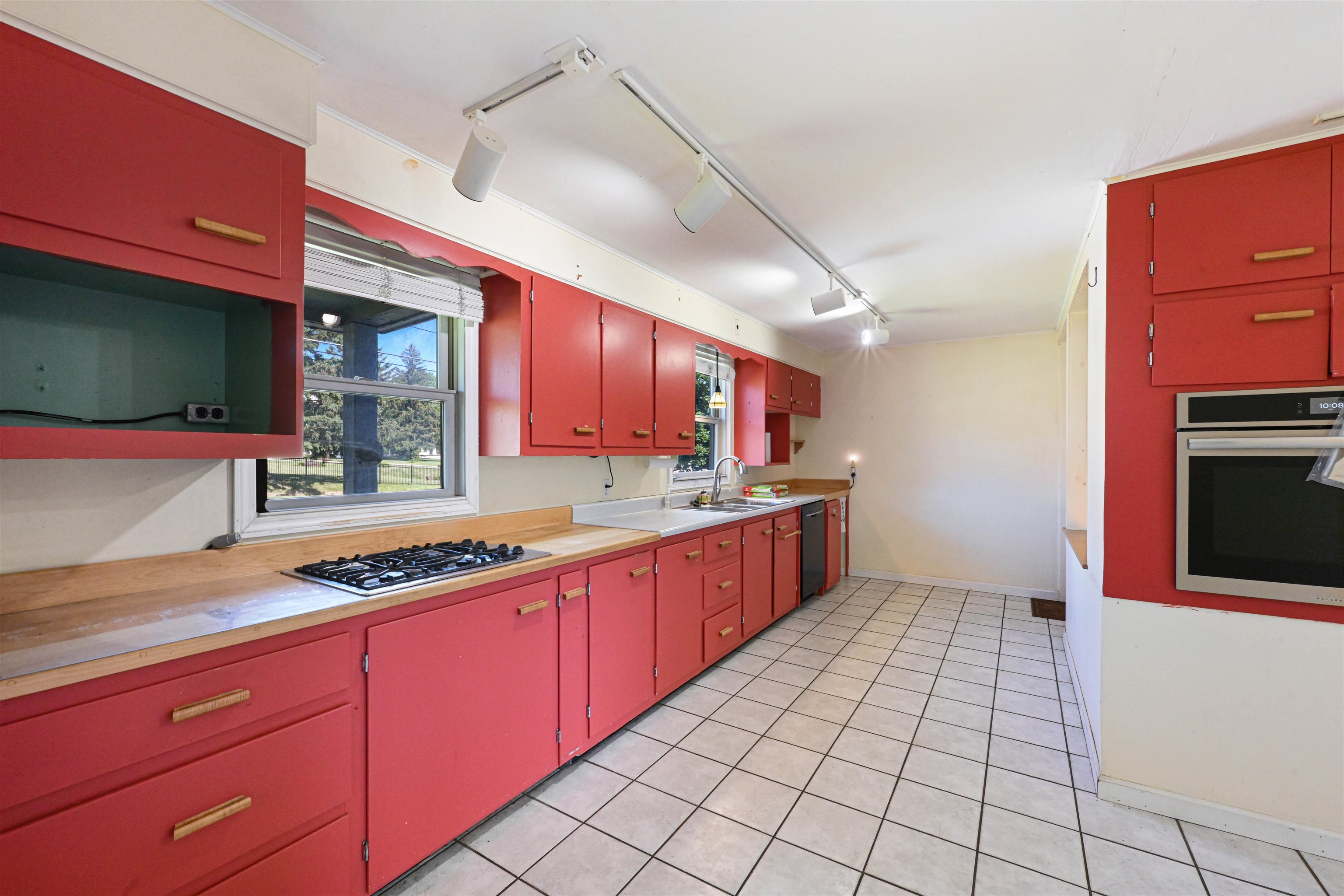 main property photo 6