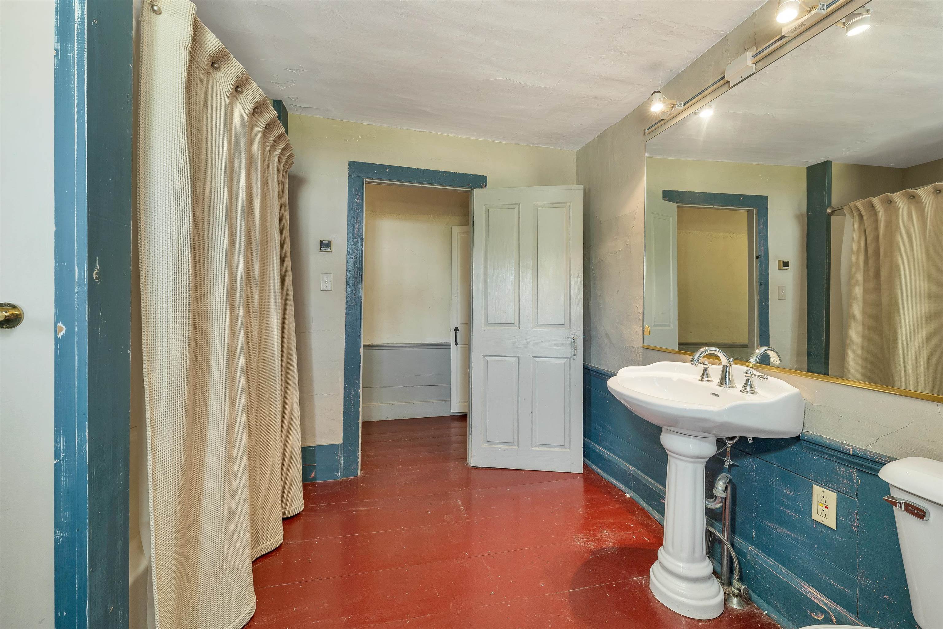 main property photo 48