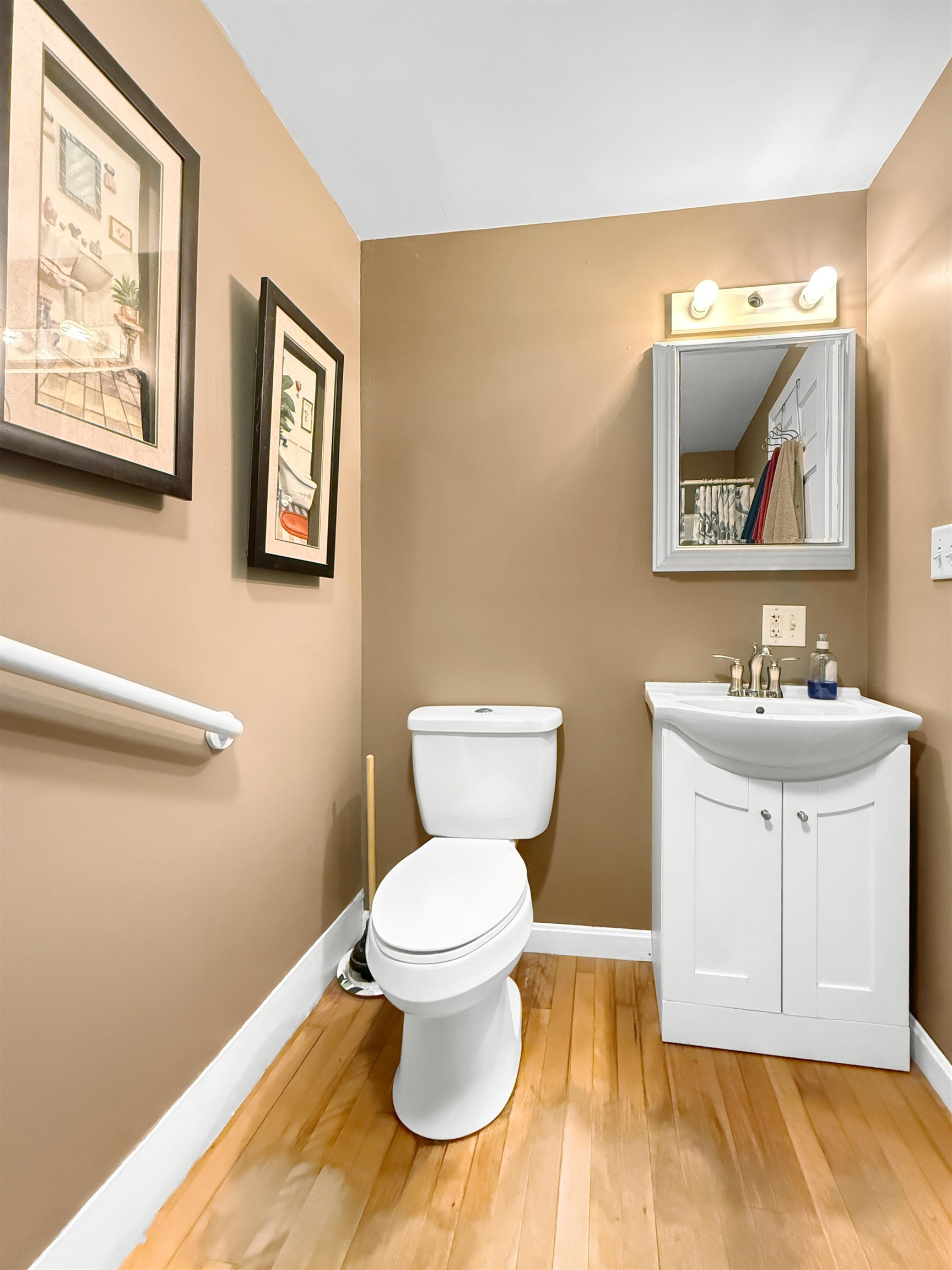 main property photo 45