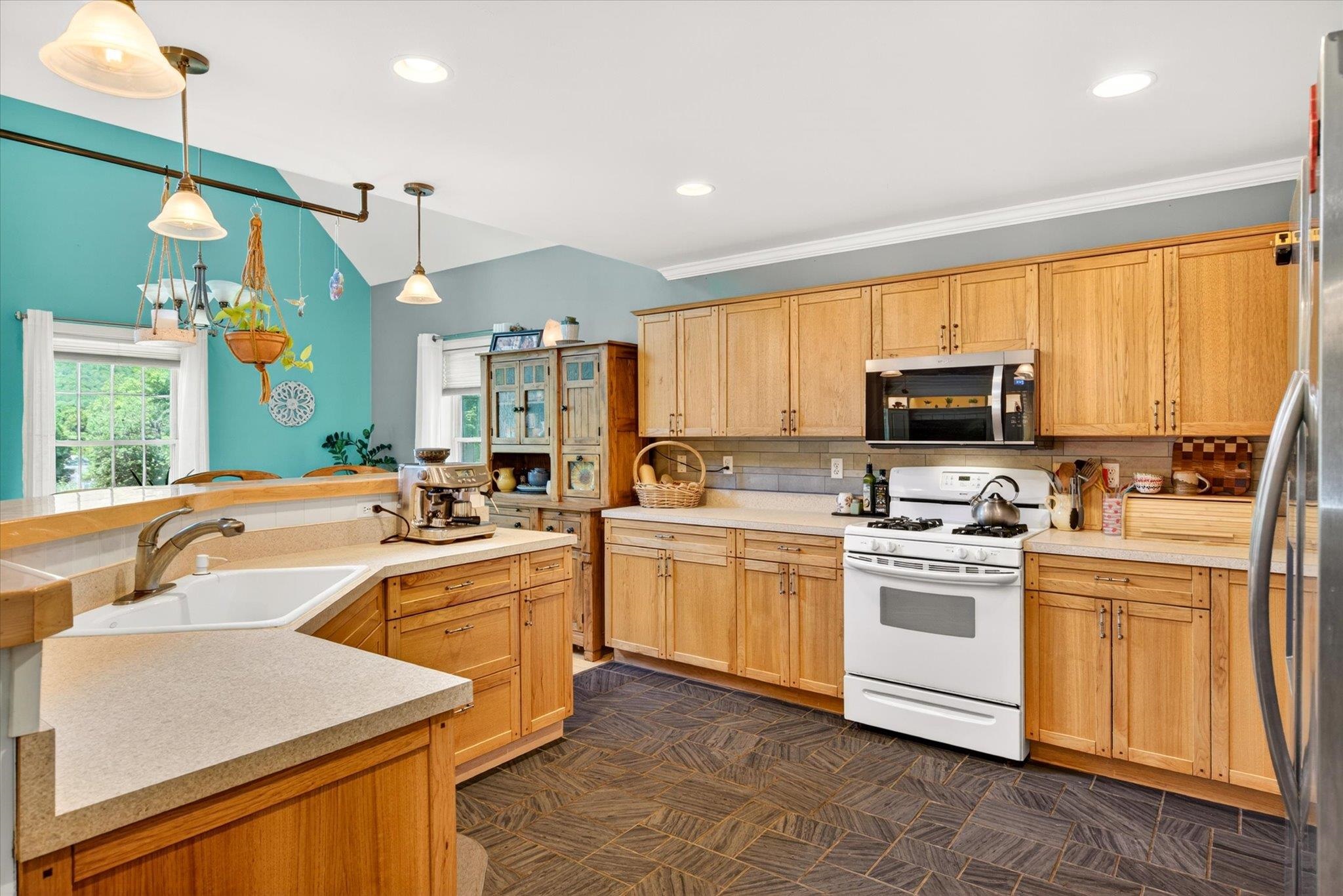 main property photo 12