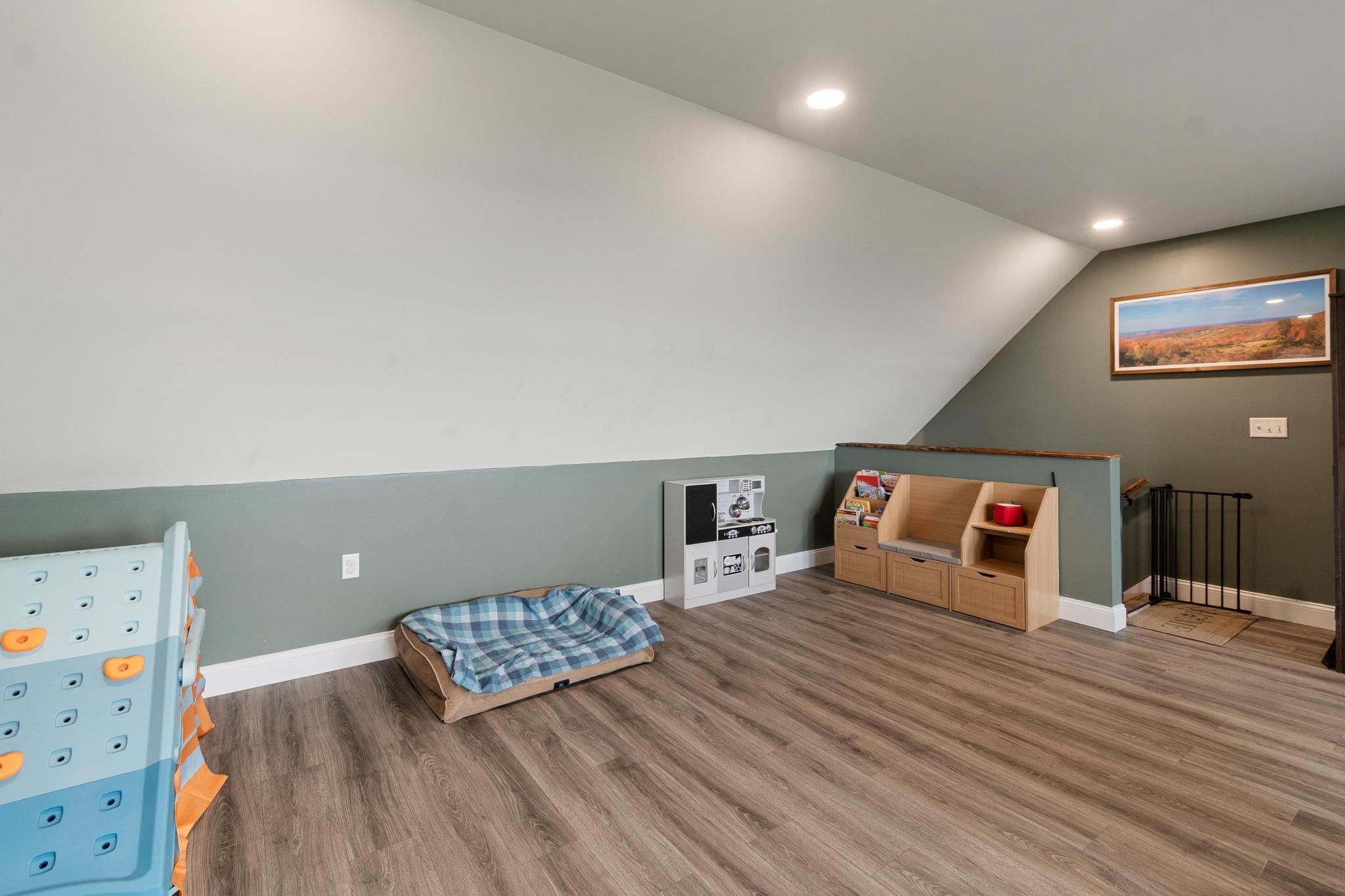 main property photo 50