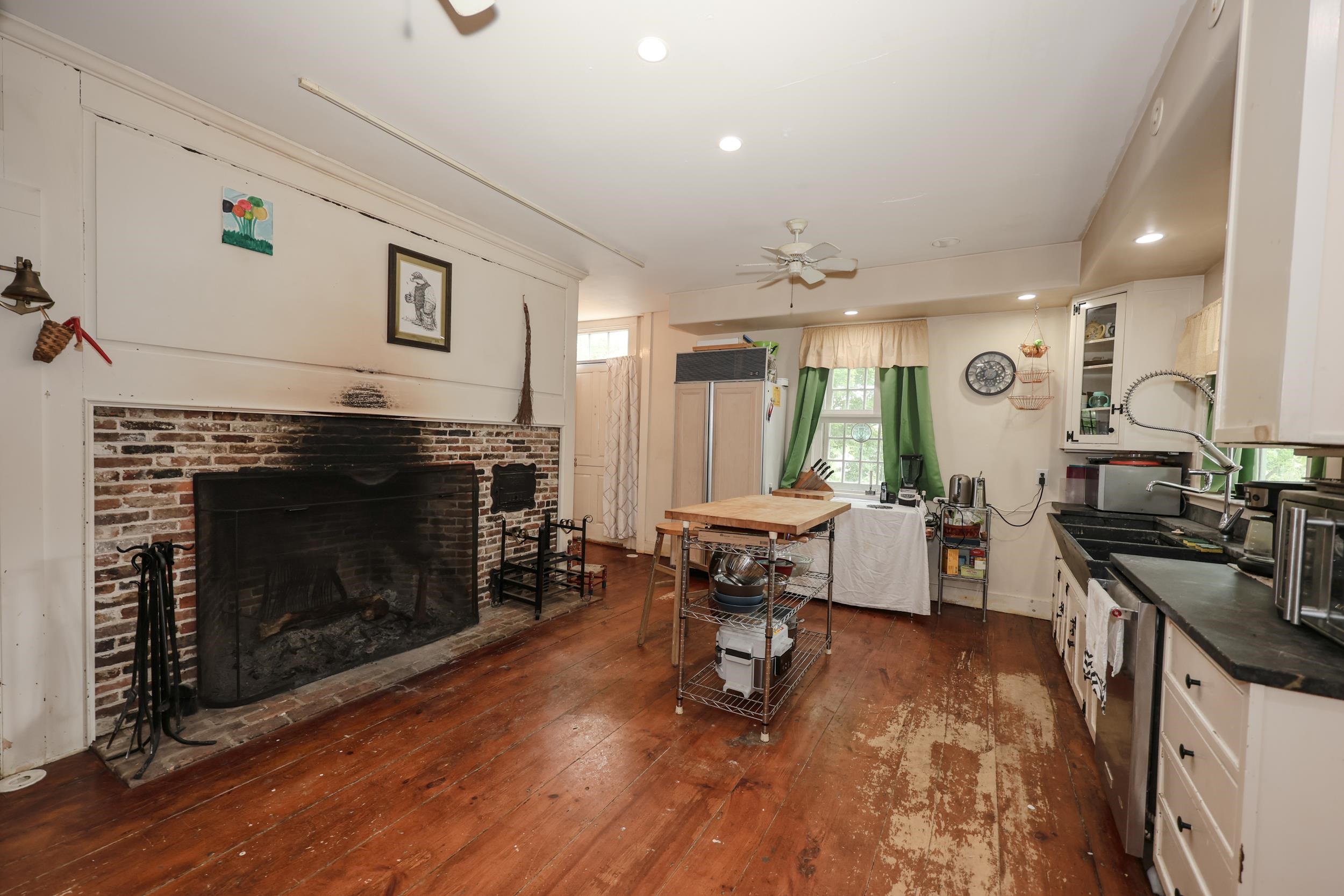 main property photo 17