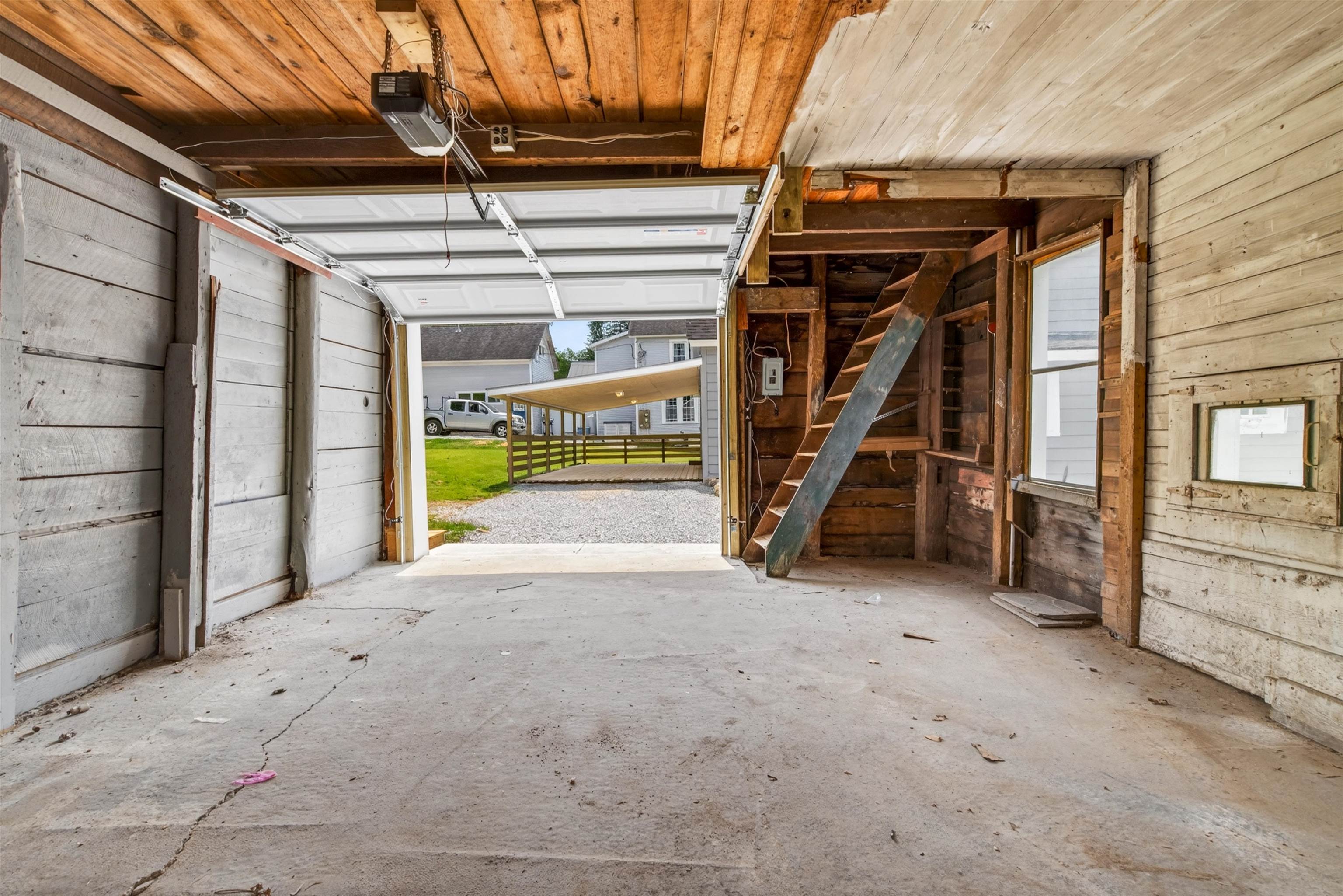 main property photo 38
