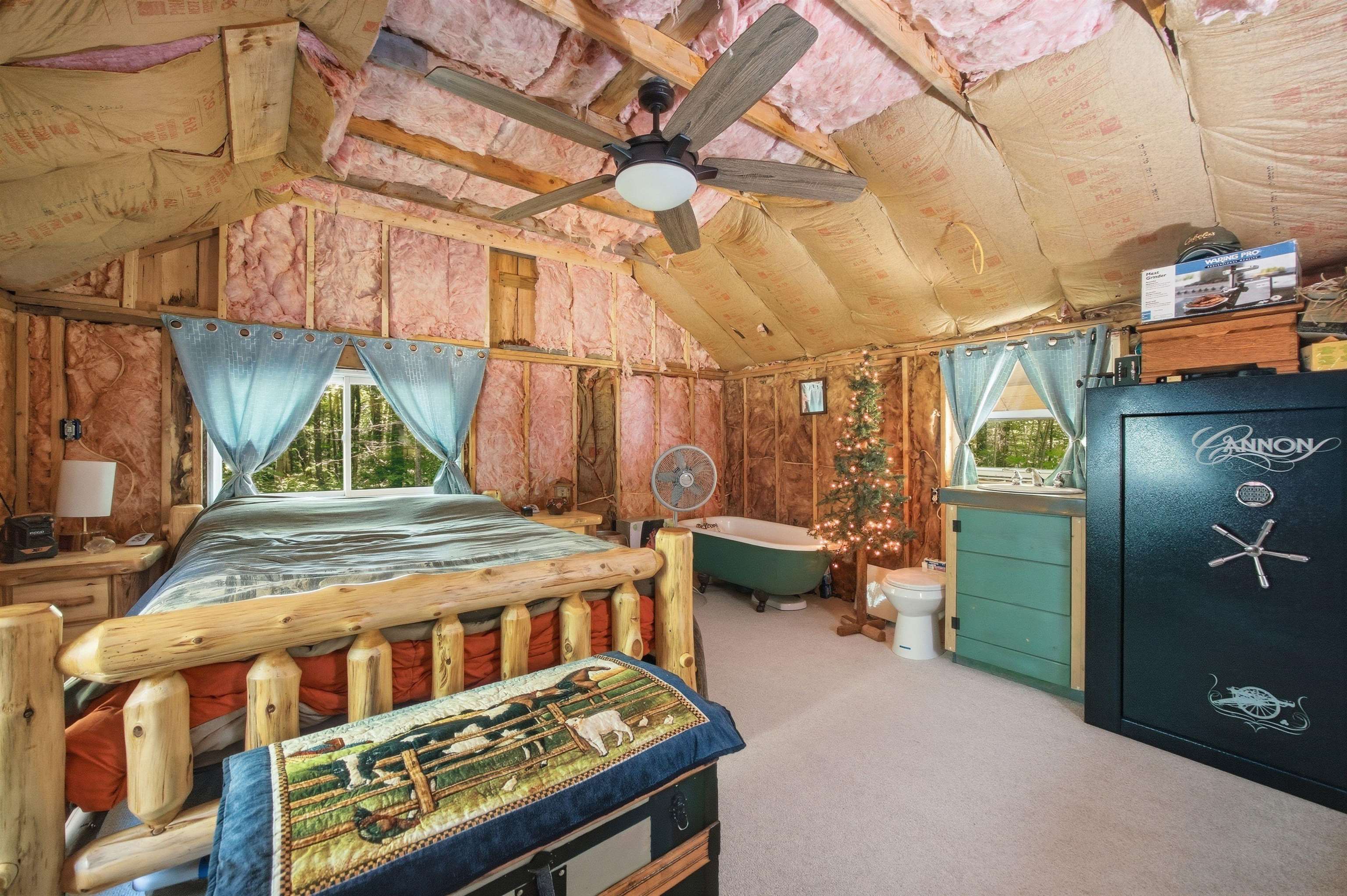 main property photo 23