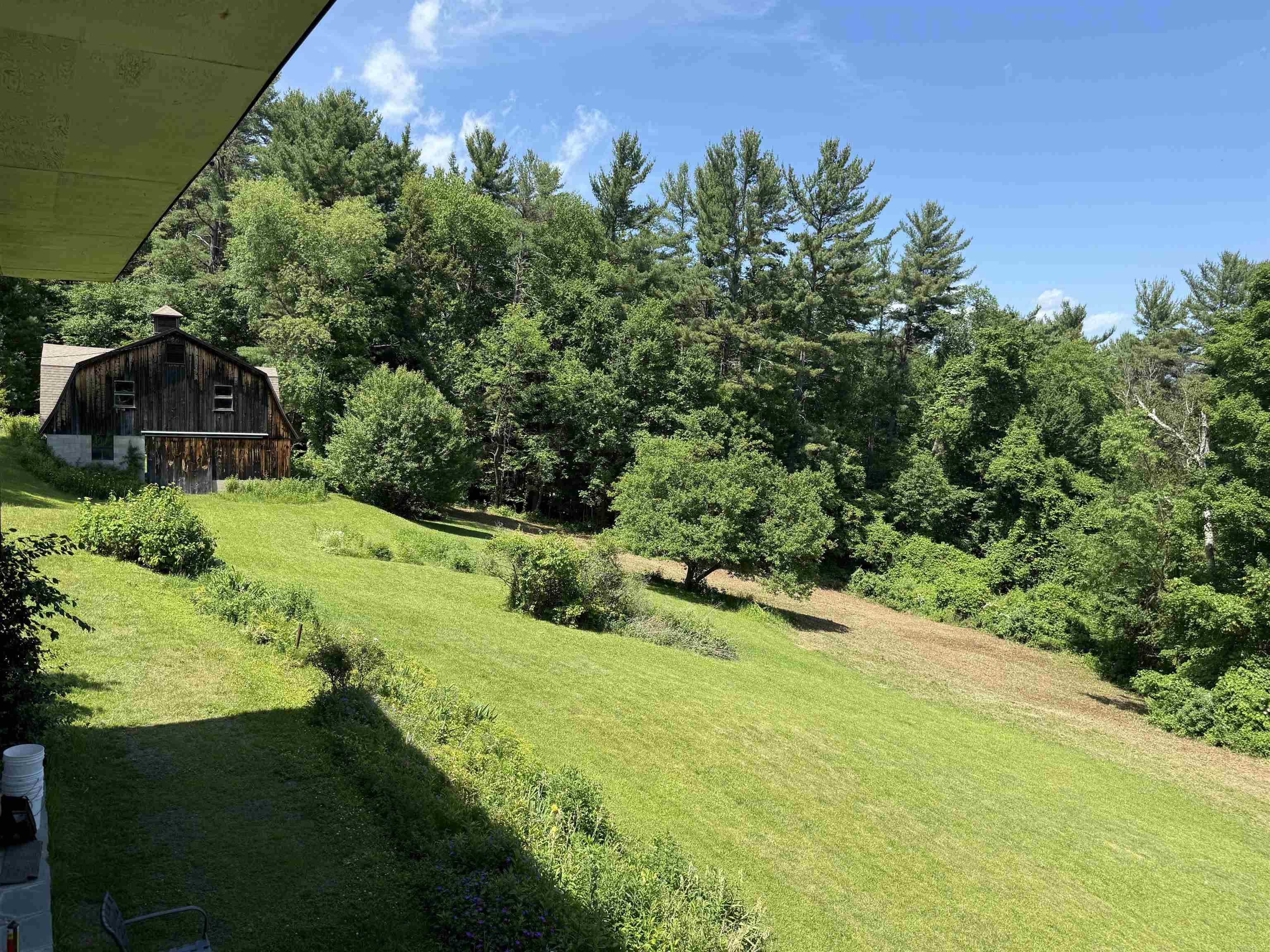 main property photo 17