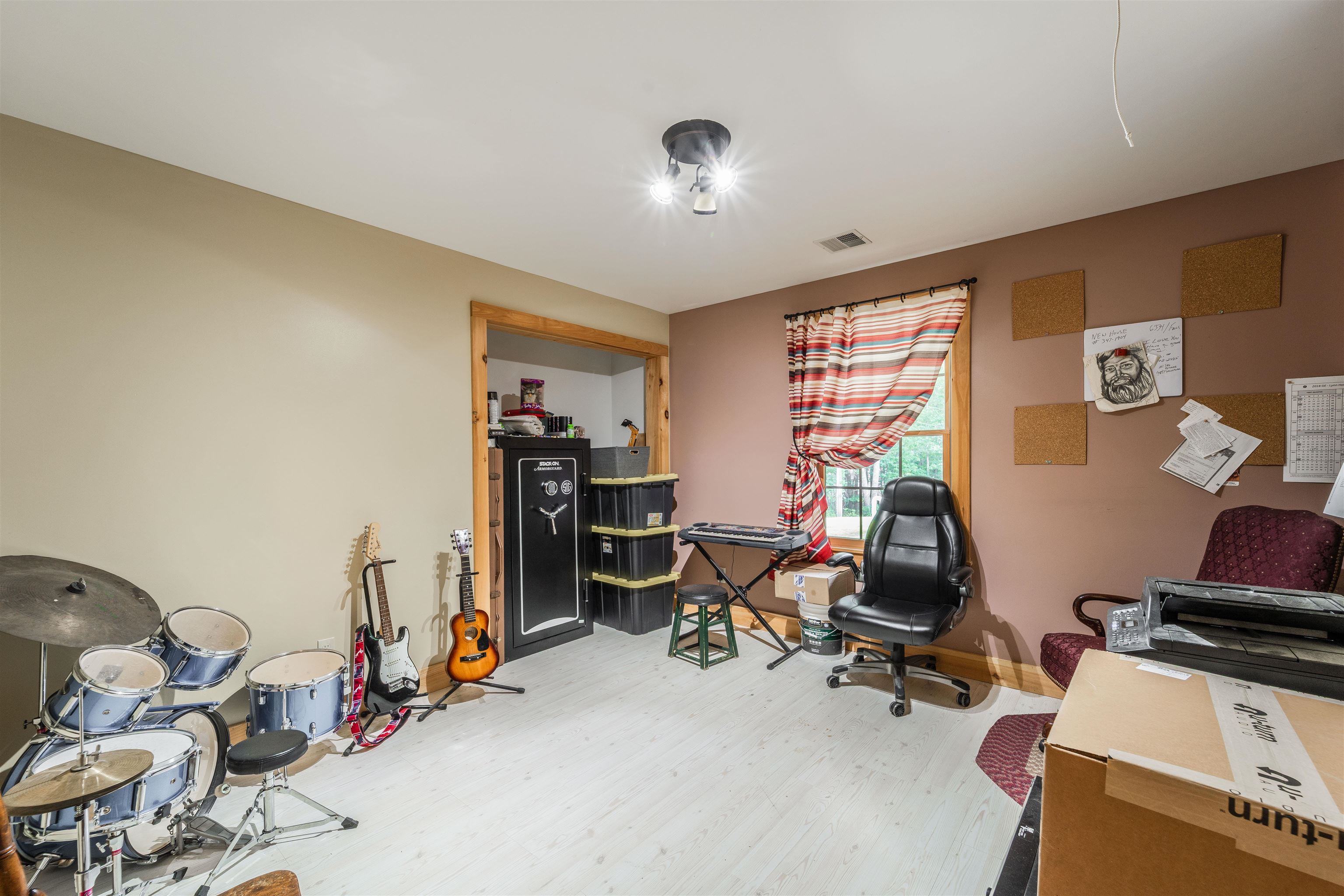 main property photo 18
