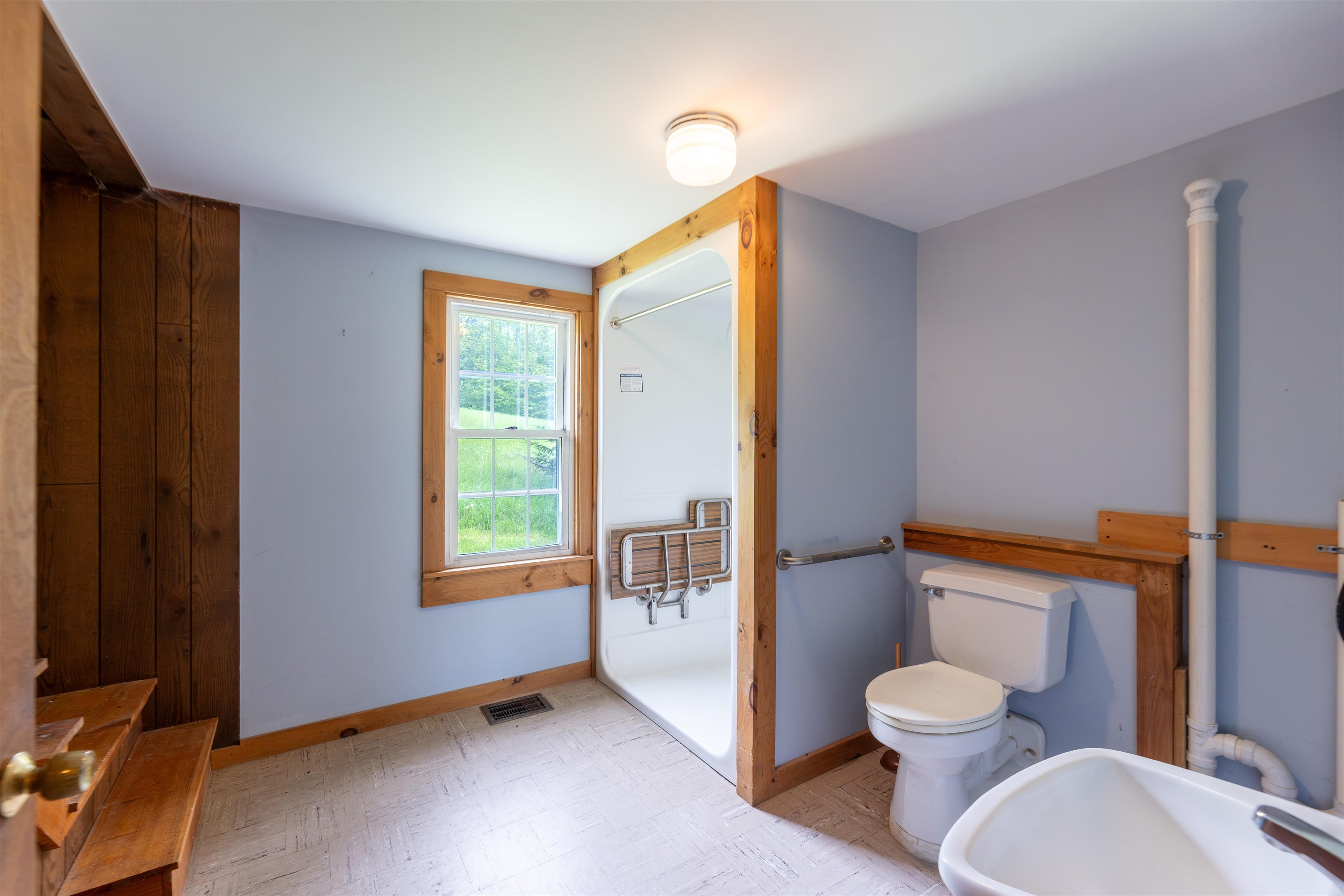 main property photo 13
