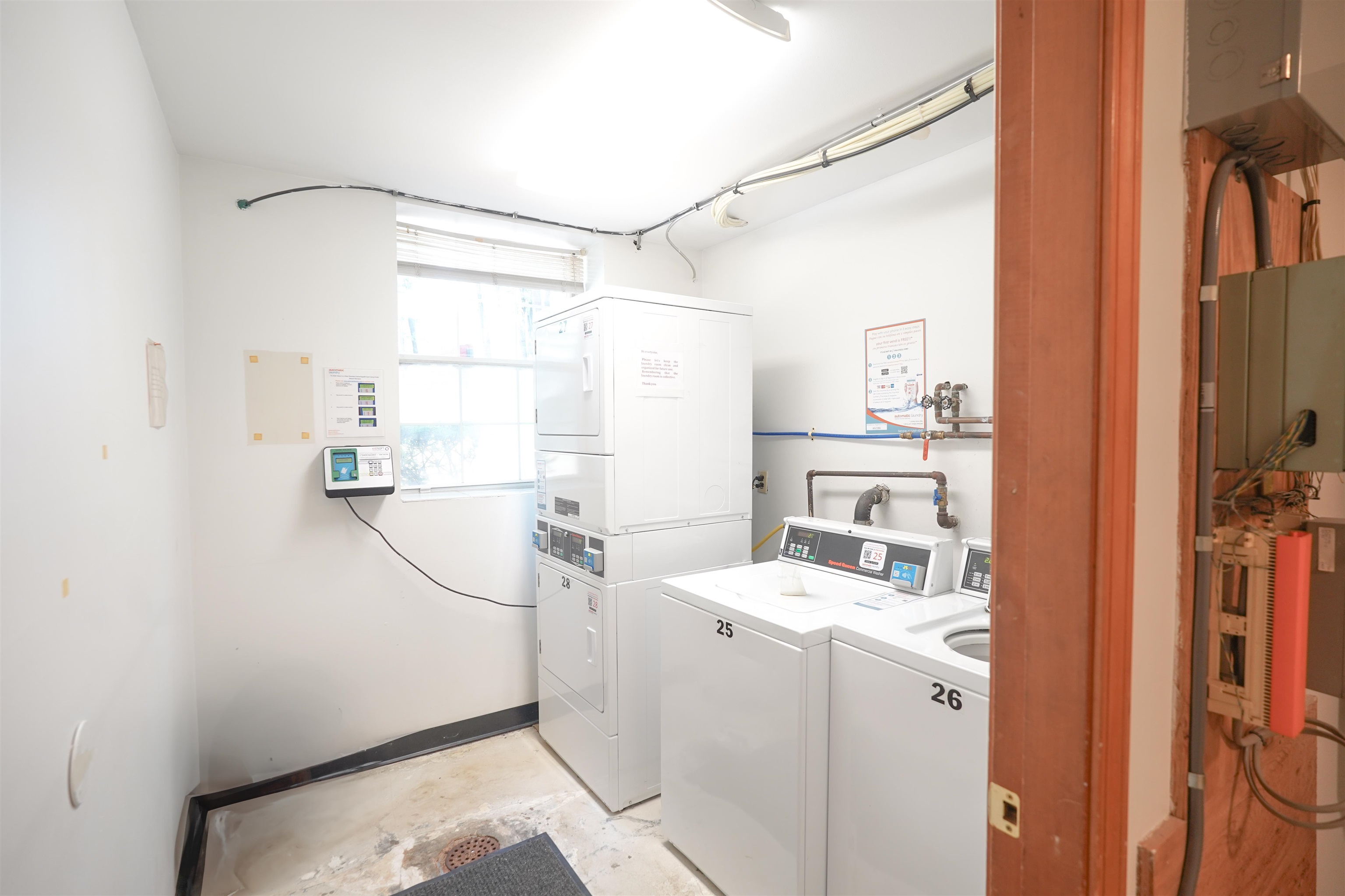main property photo 28