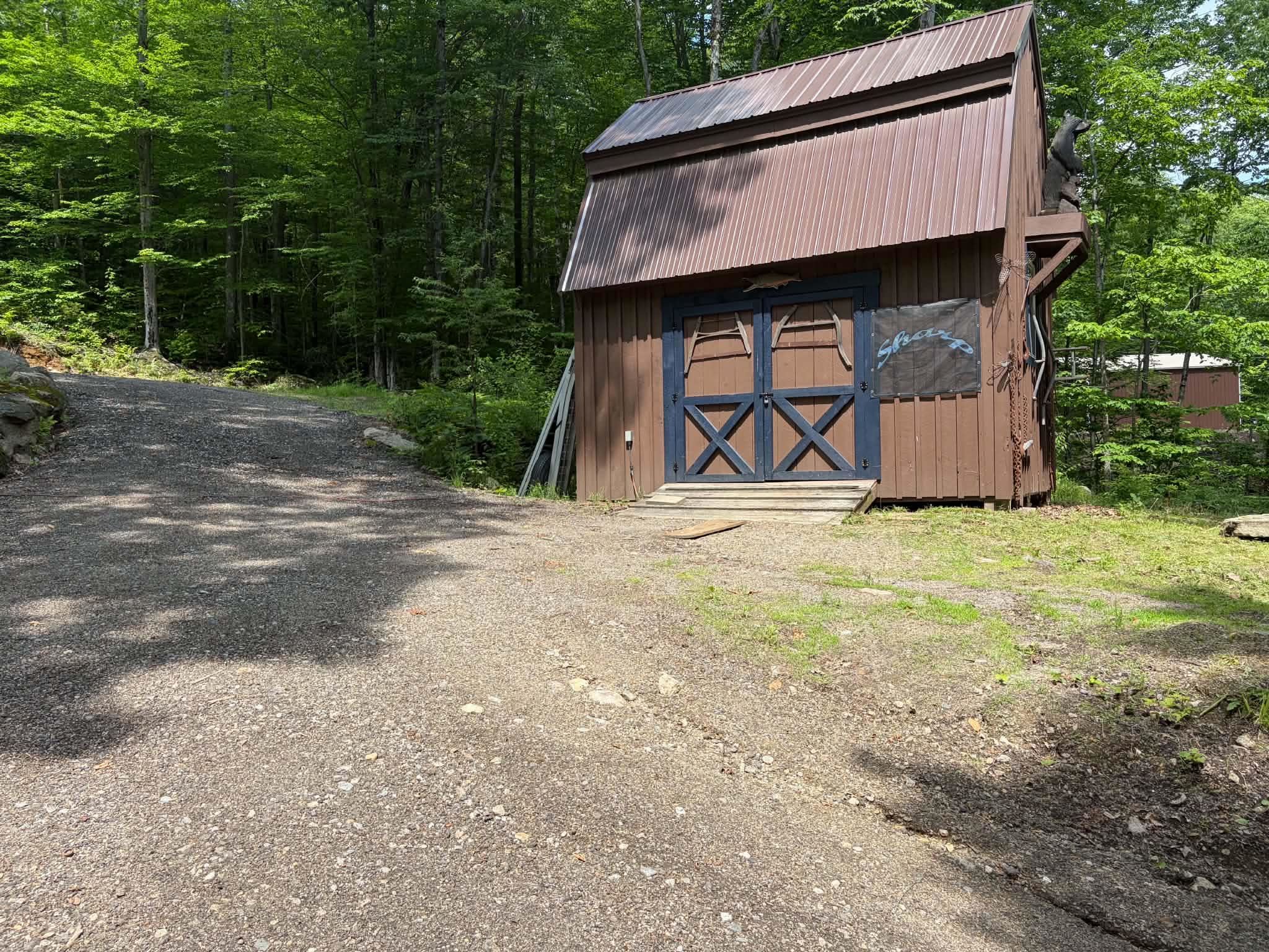 main property photo 9