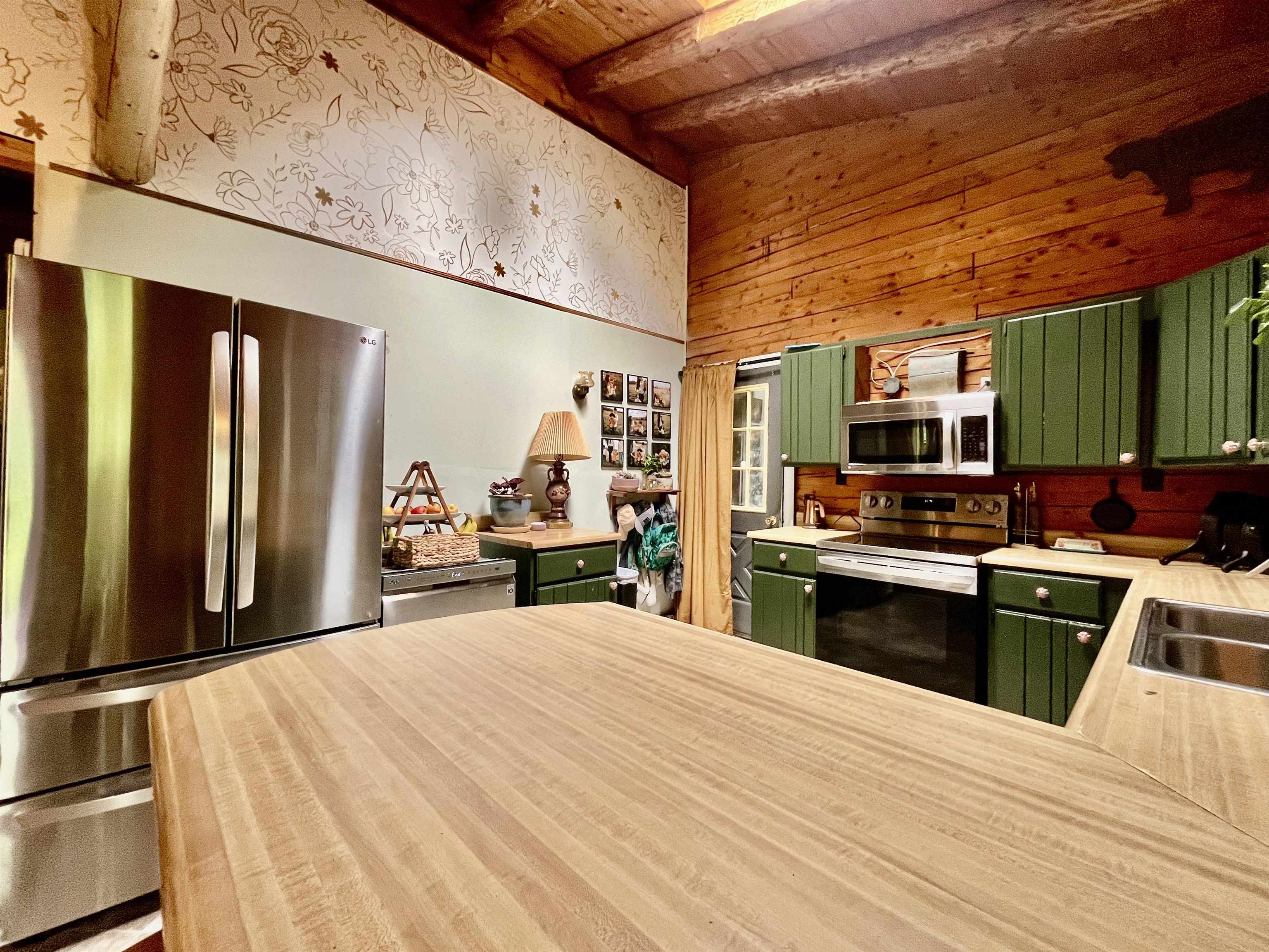 main property photo 6