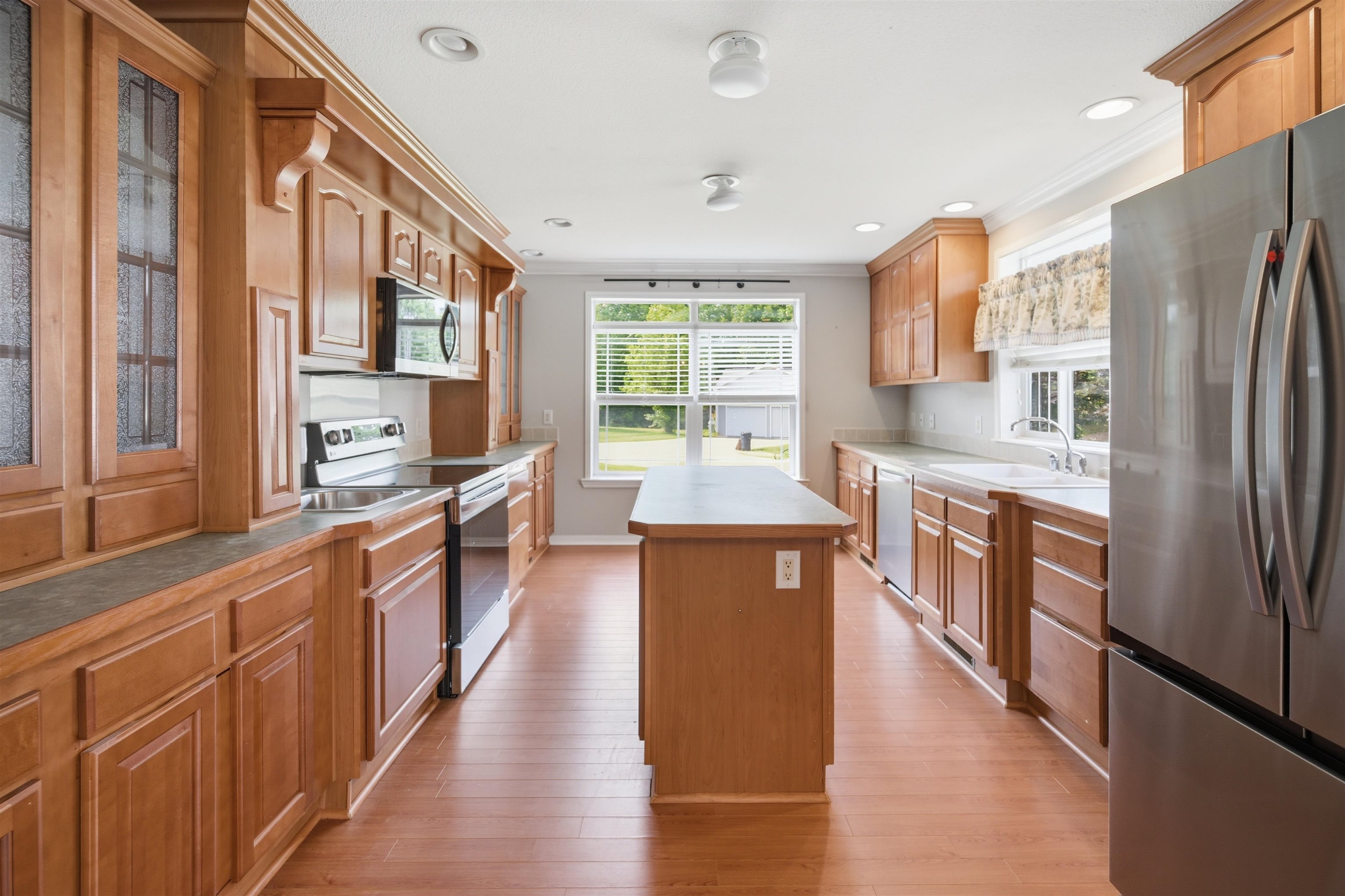 main property photo 24