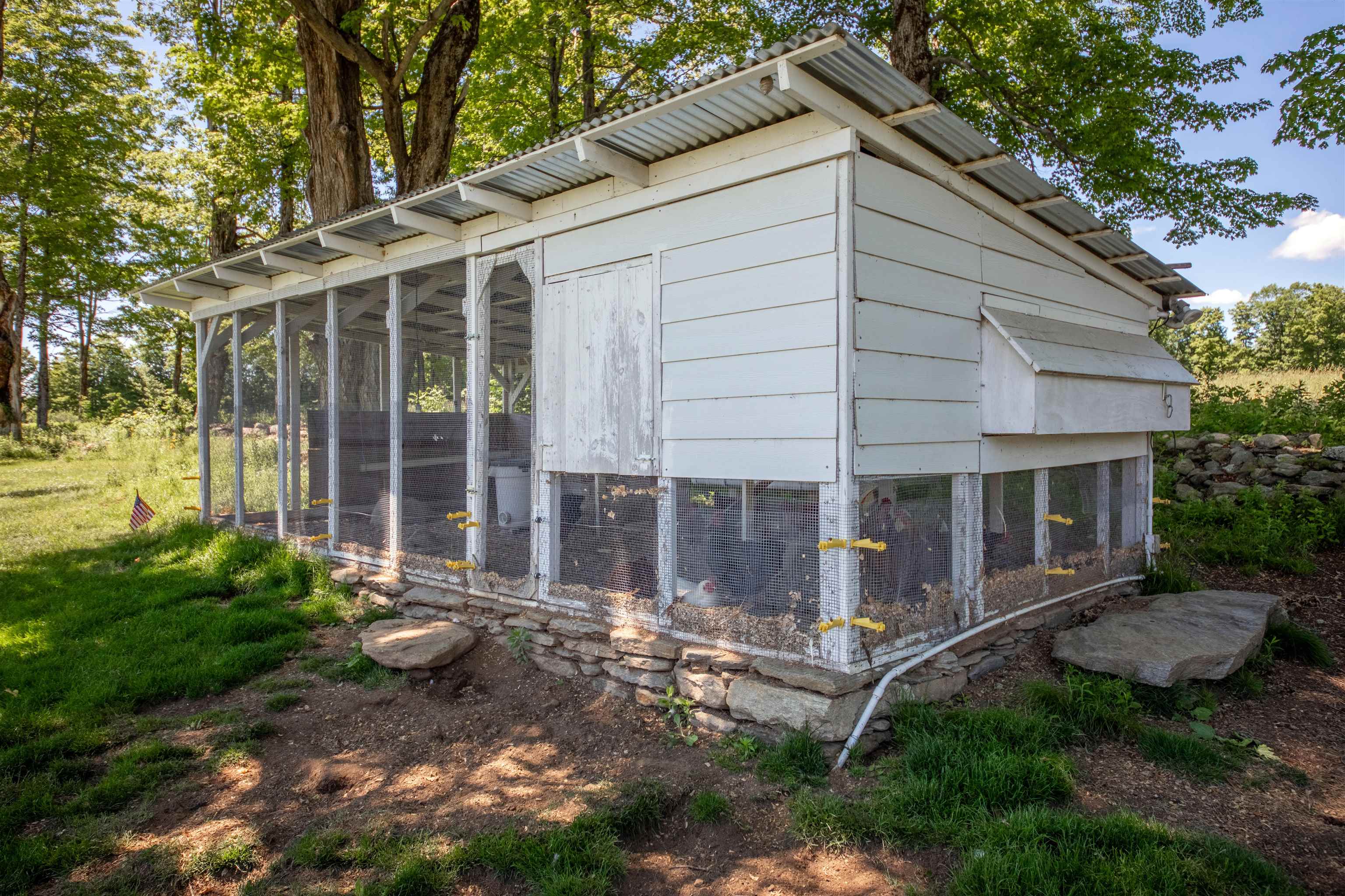 main property photo 40