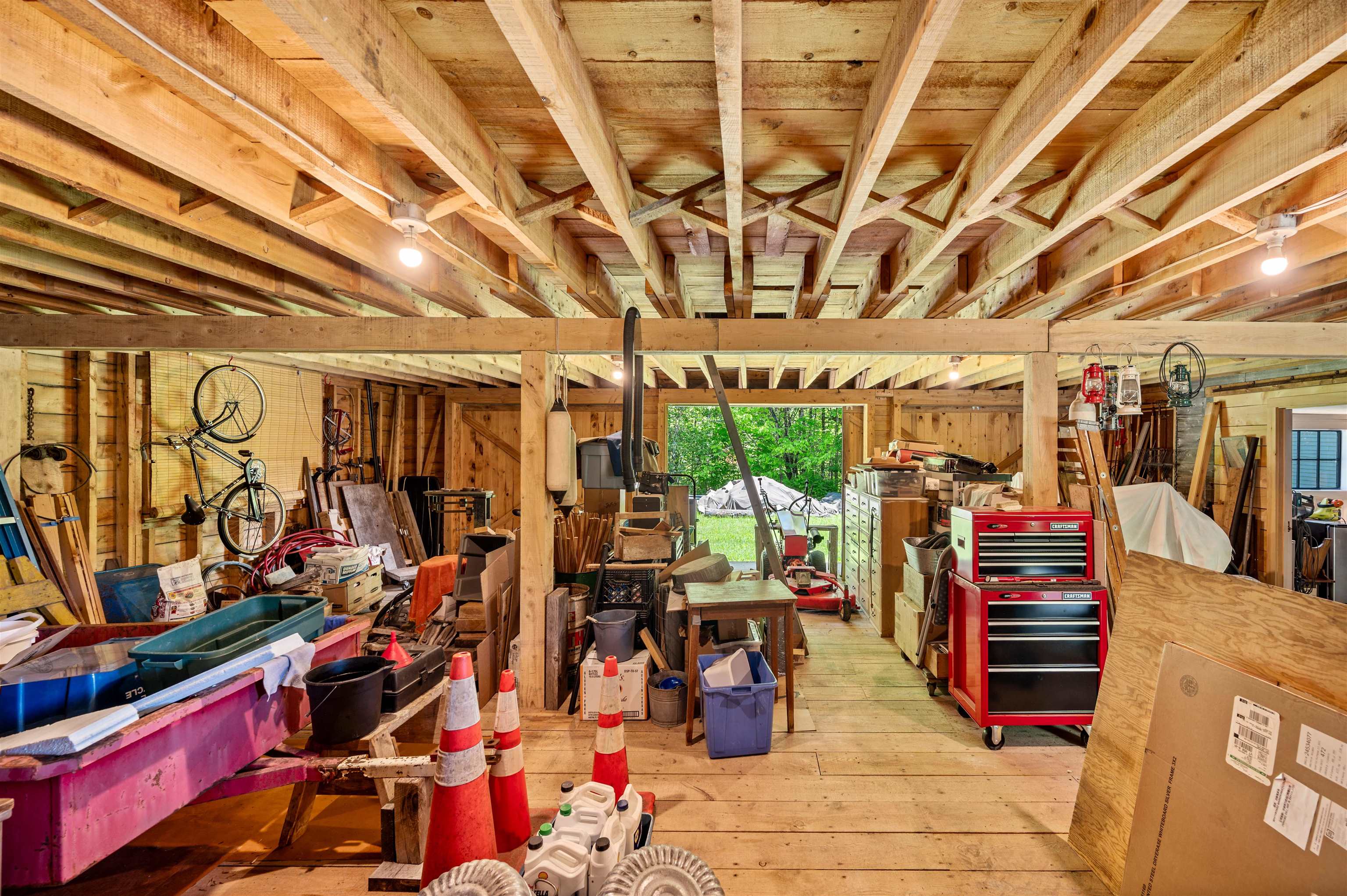 main property photo 40