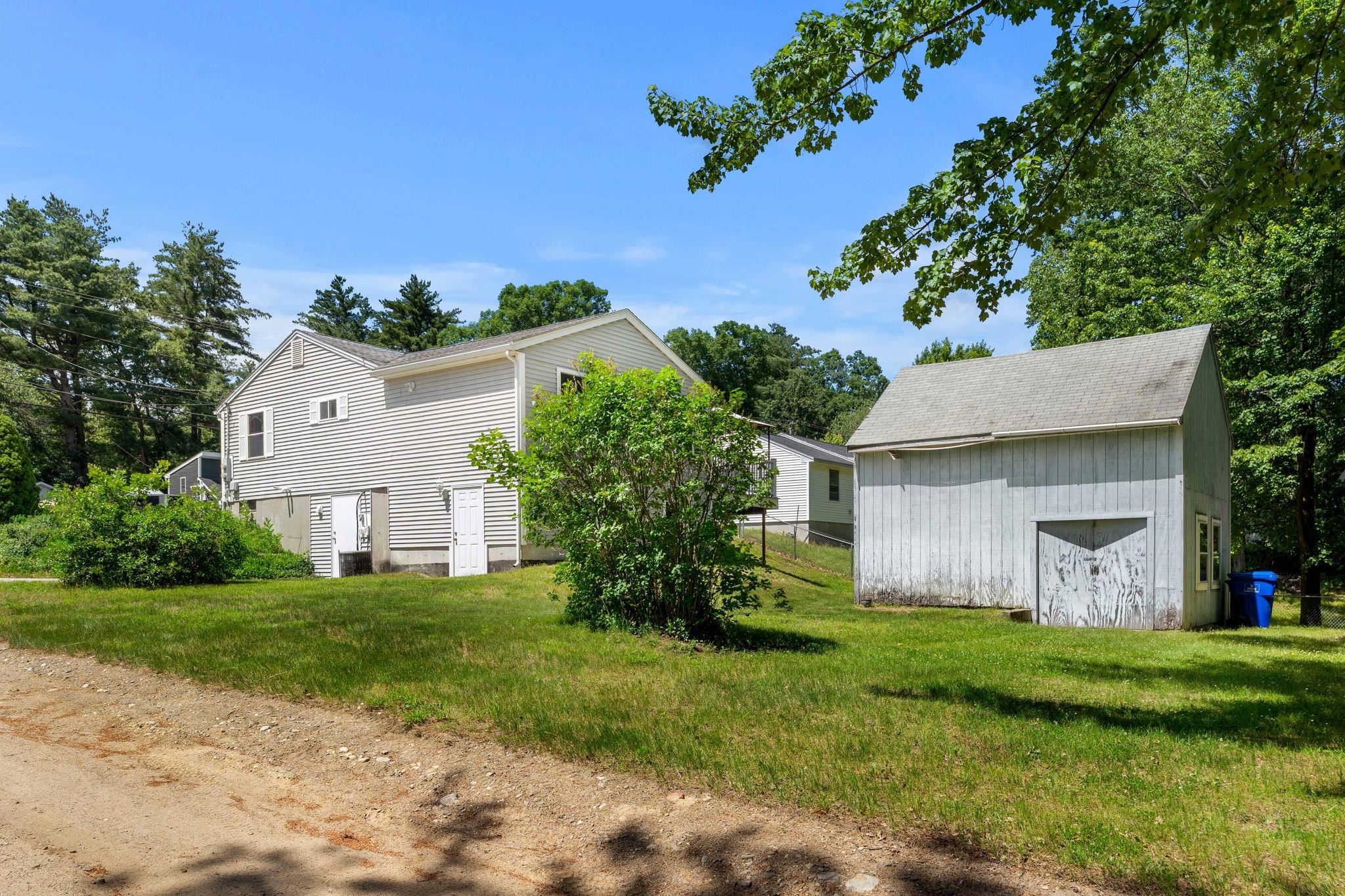 main property photo 10