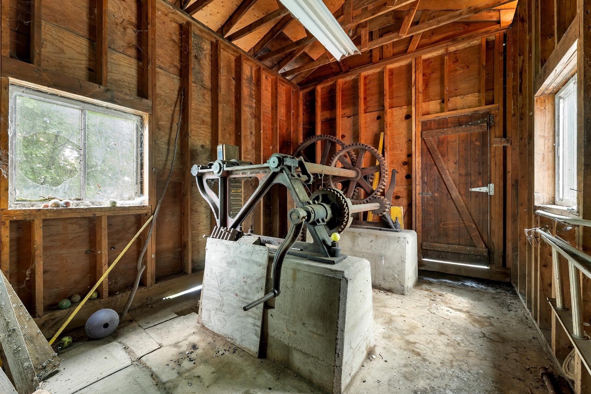 main property photo 29