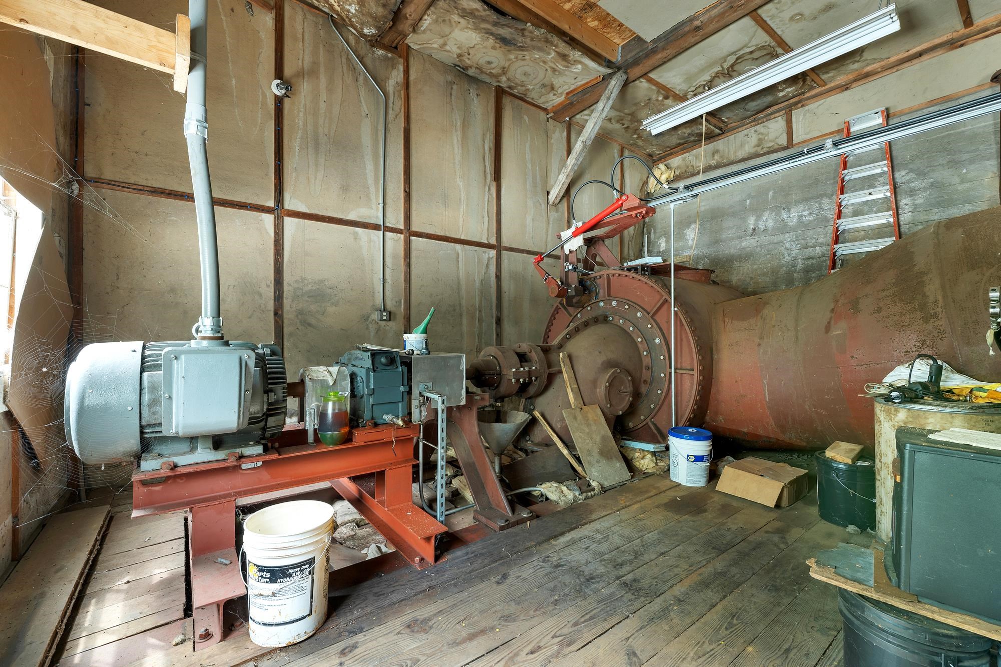 main property photo 39