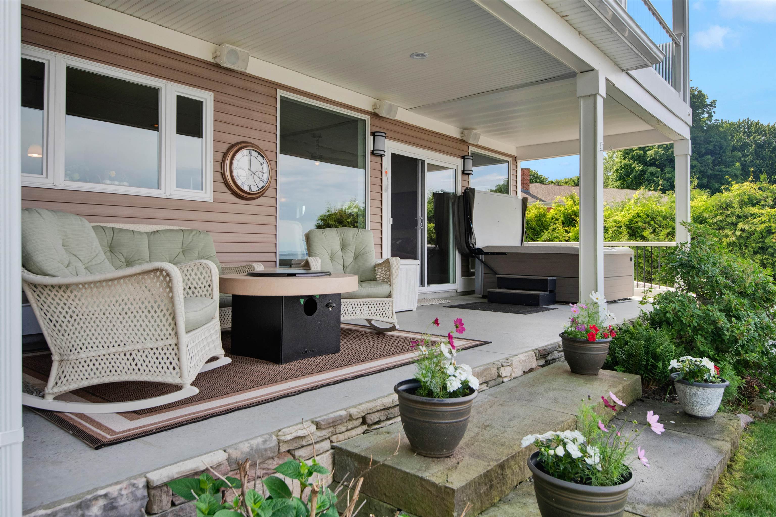 main property photo 45