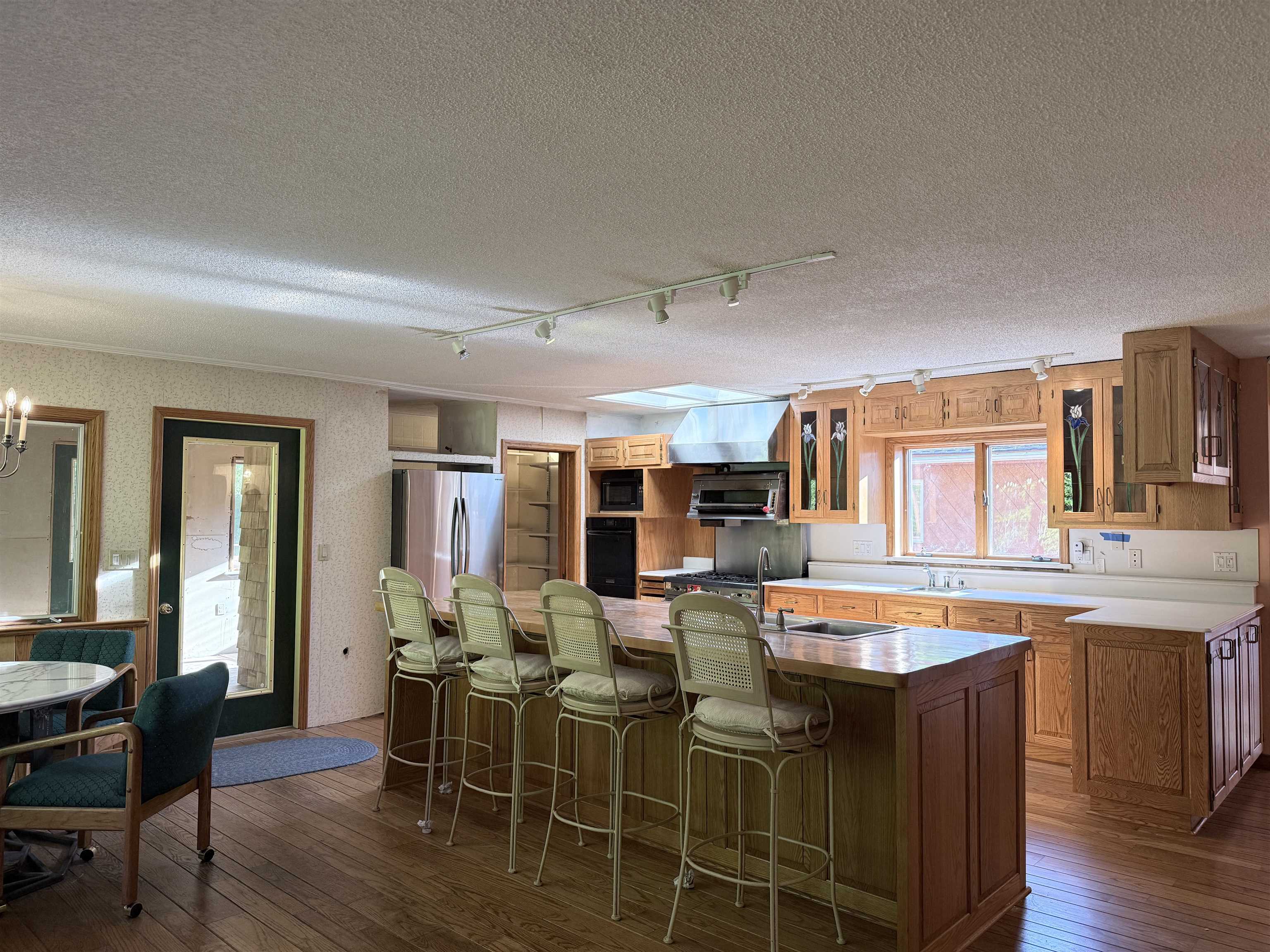 main property photo 7
