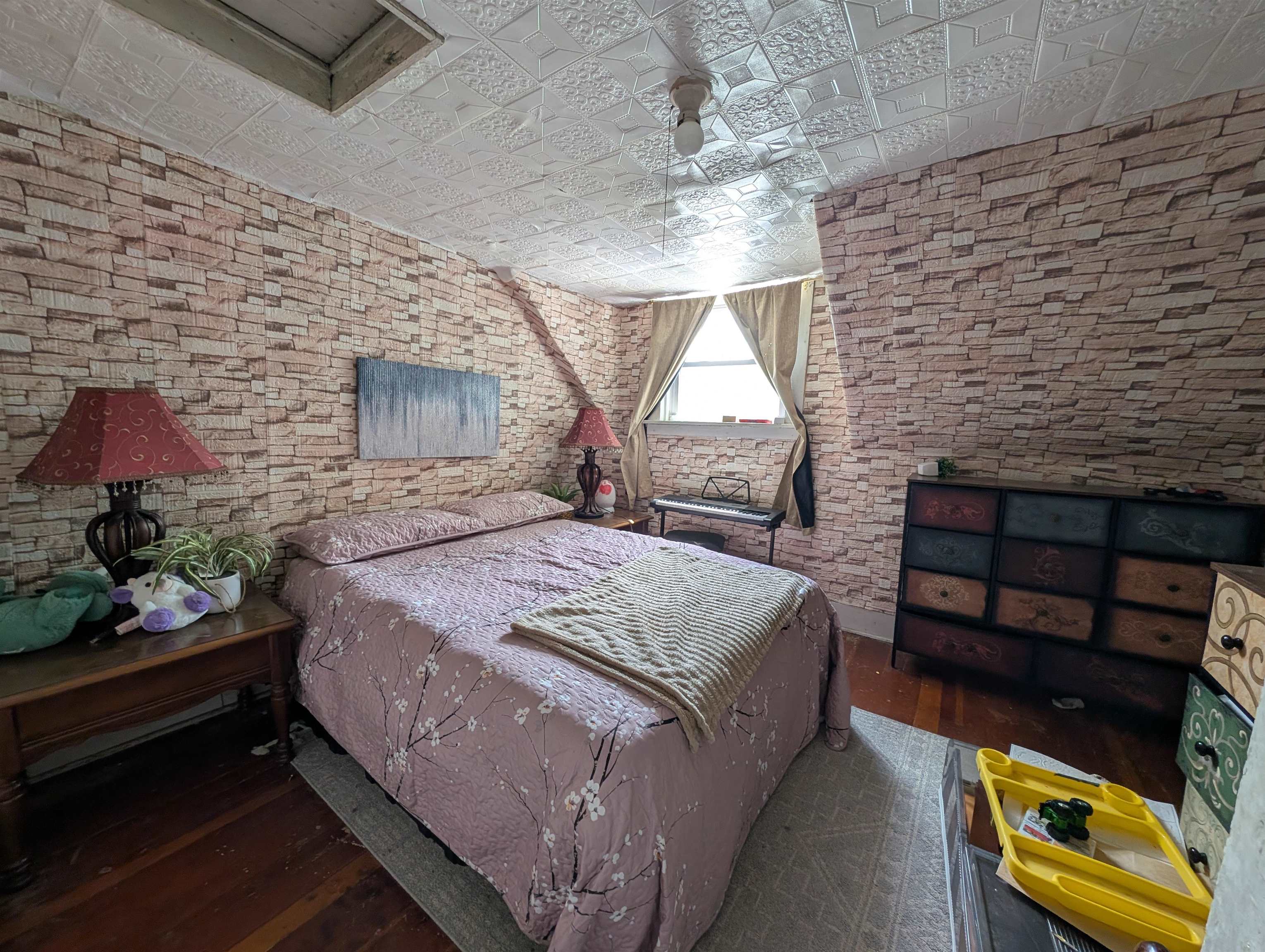 main property photo 9