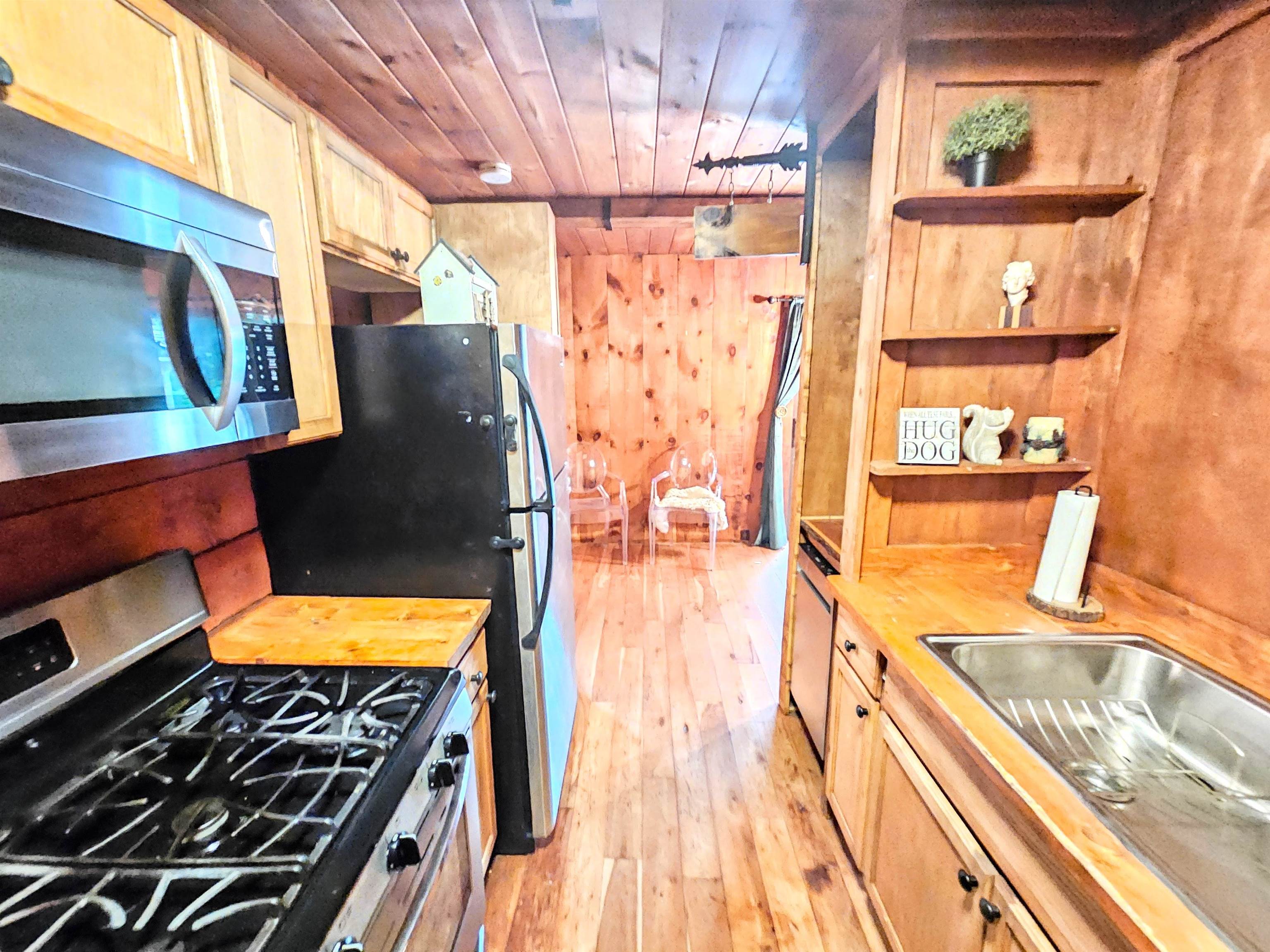 main property photo 23
