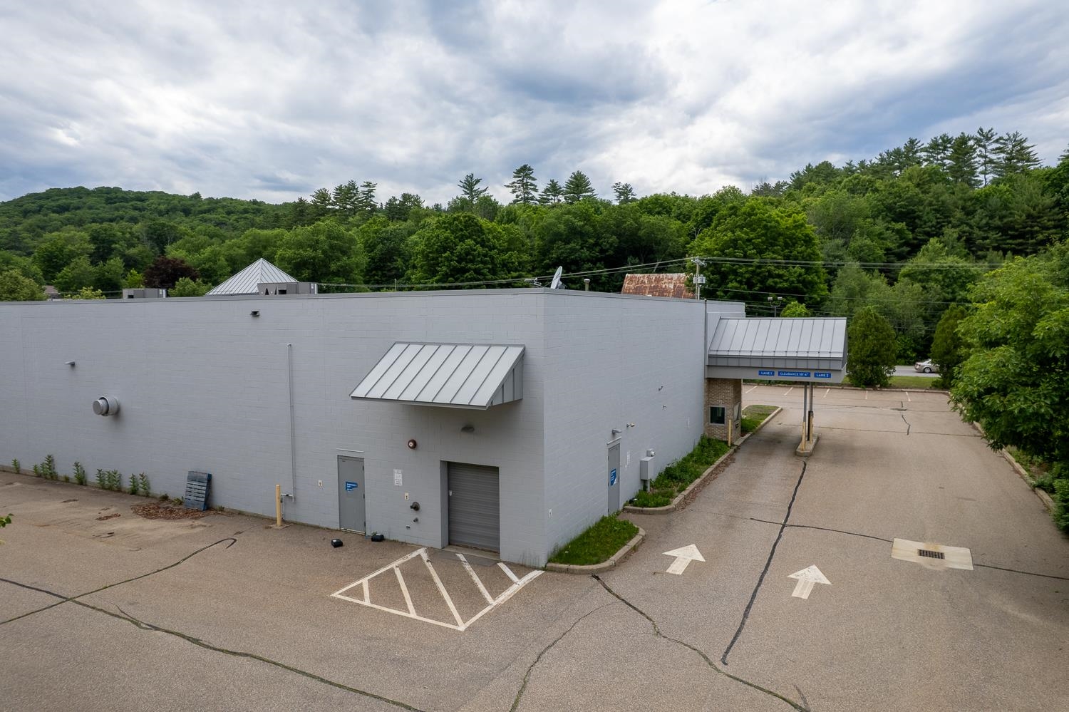 main property photo 45