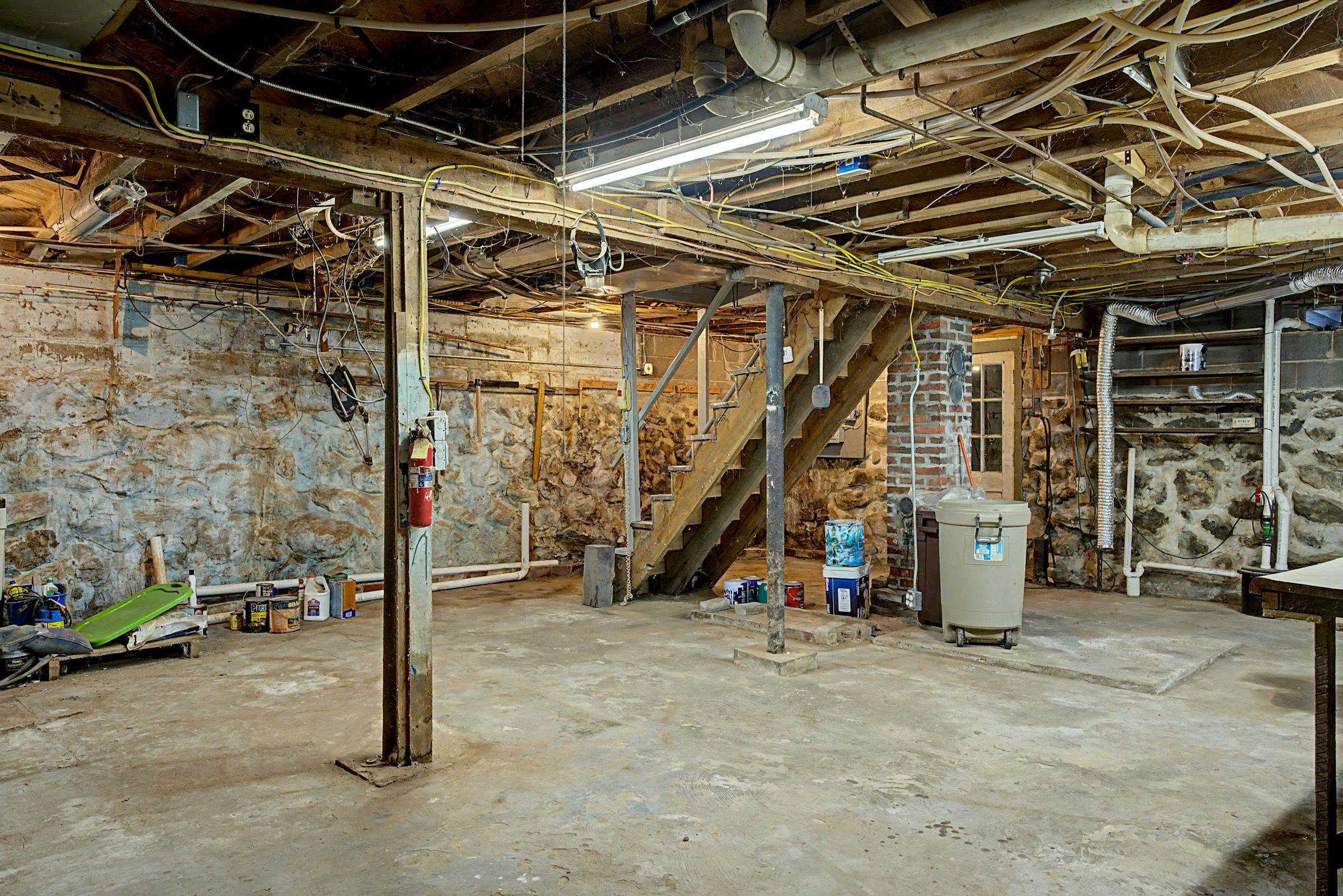 main property photo 25