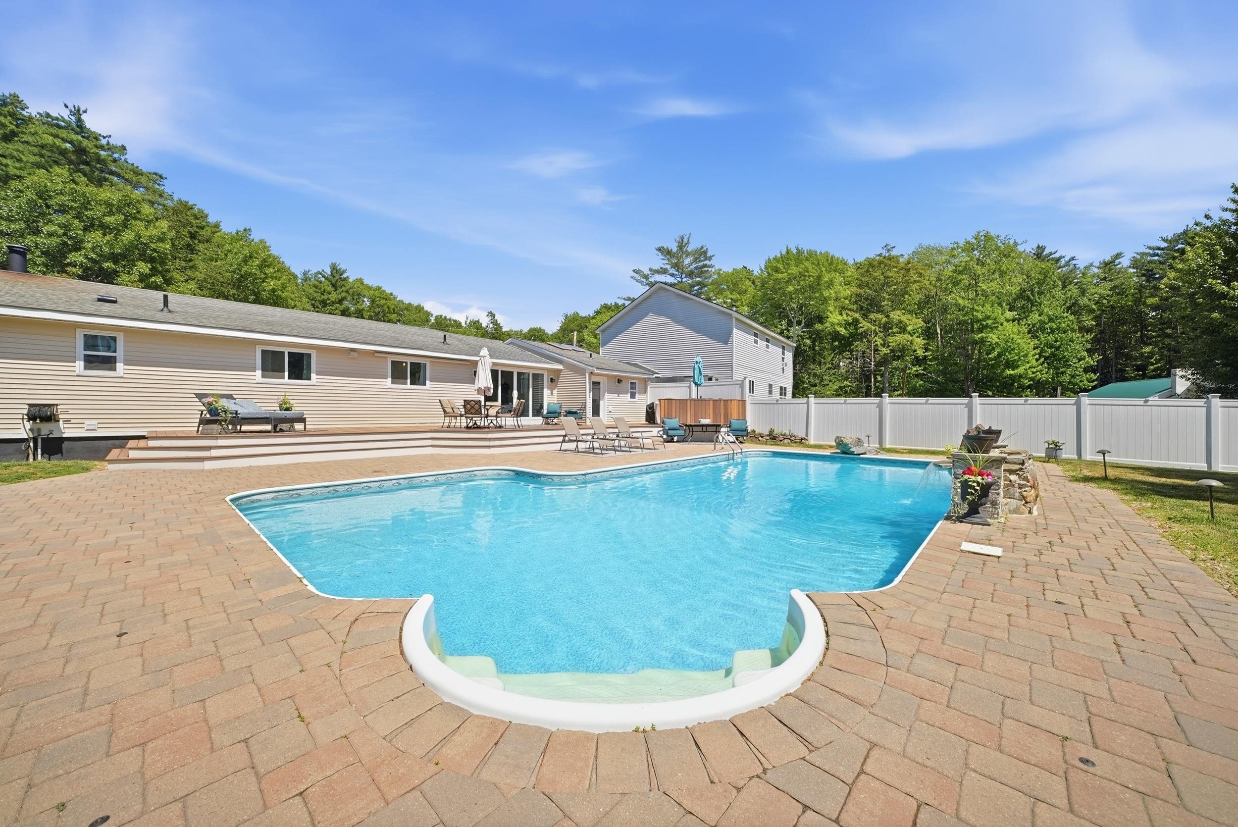 main property photo 50