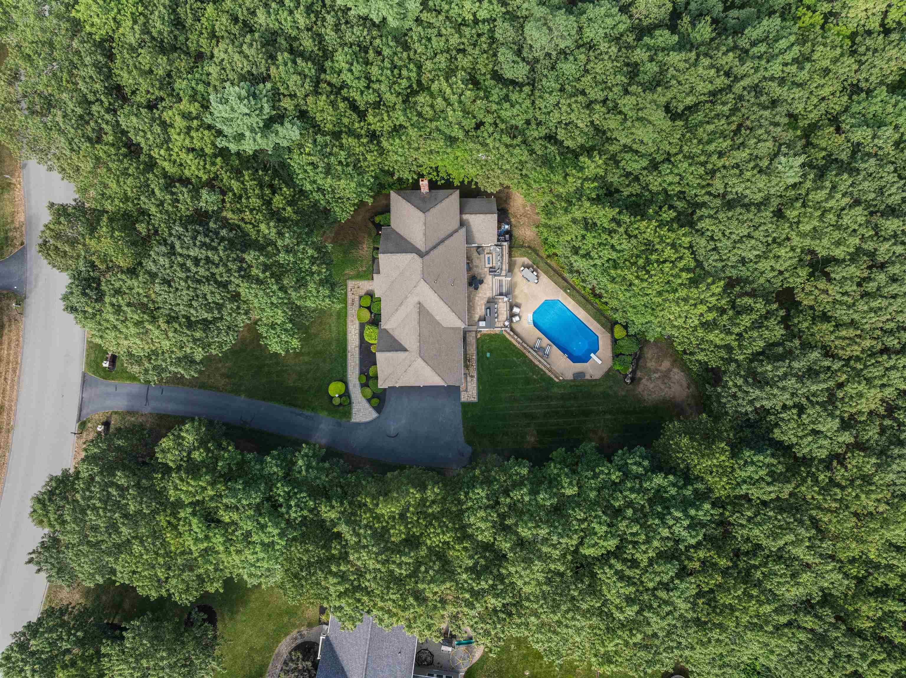 main property photo 45