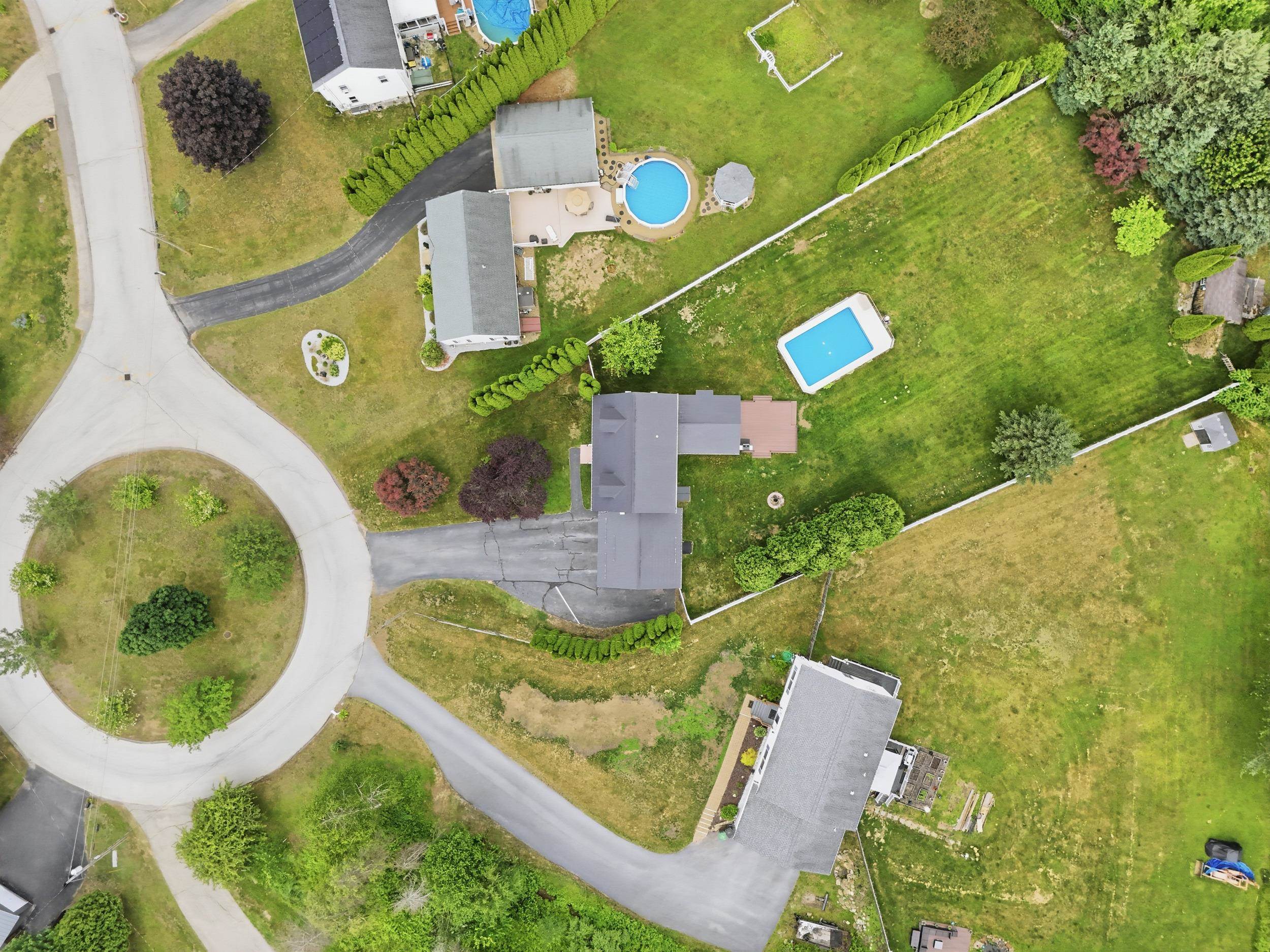 main property photo 40