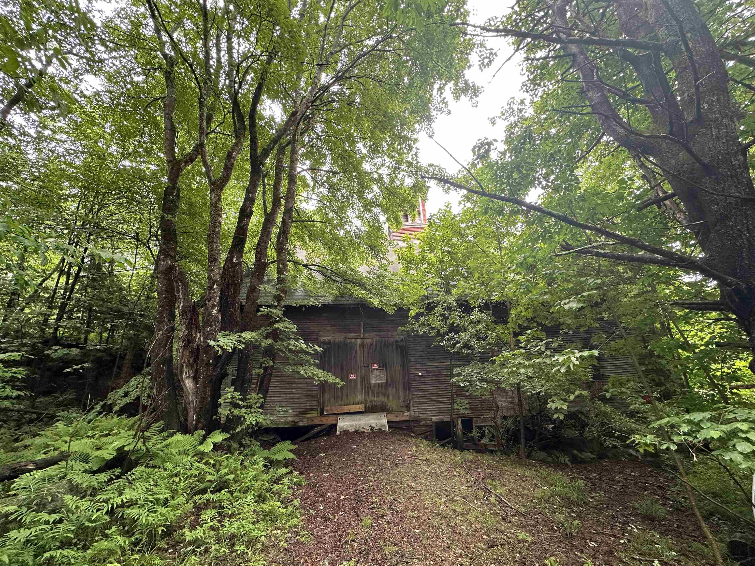 main property photo 9