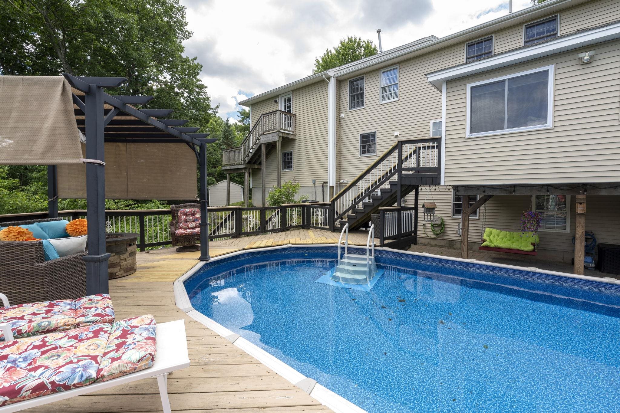 main property photo 33