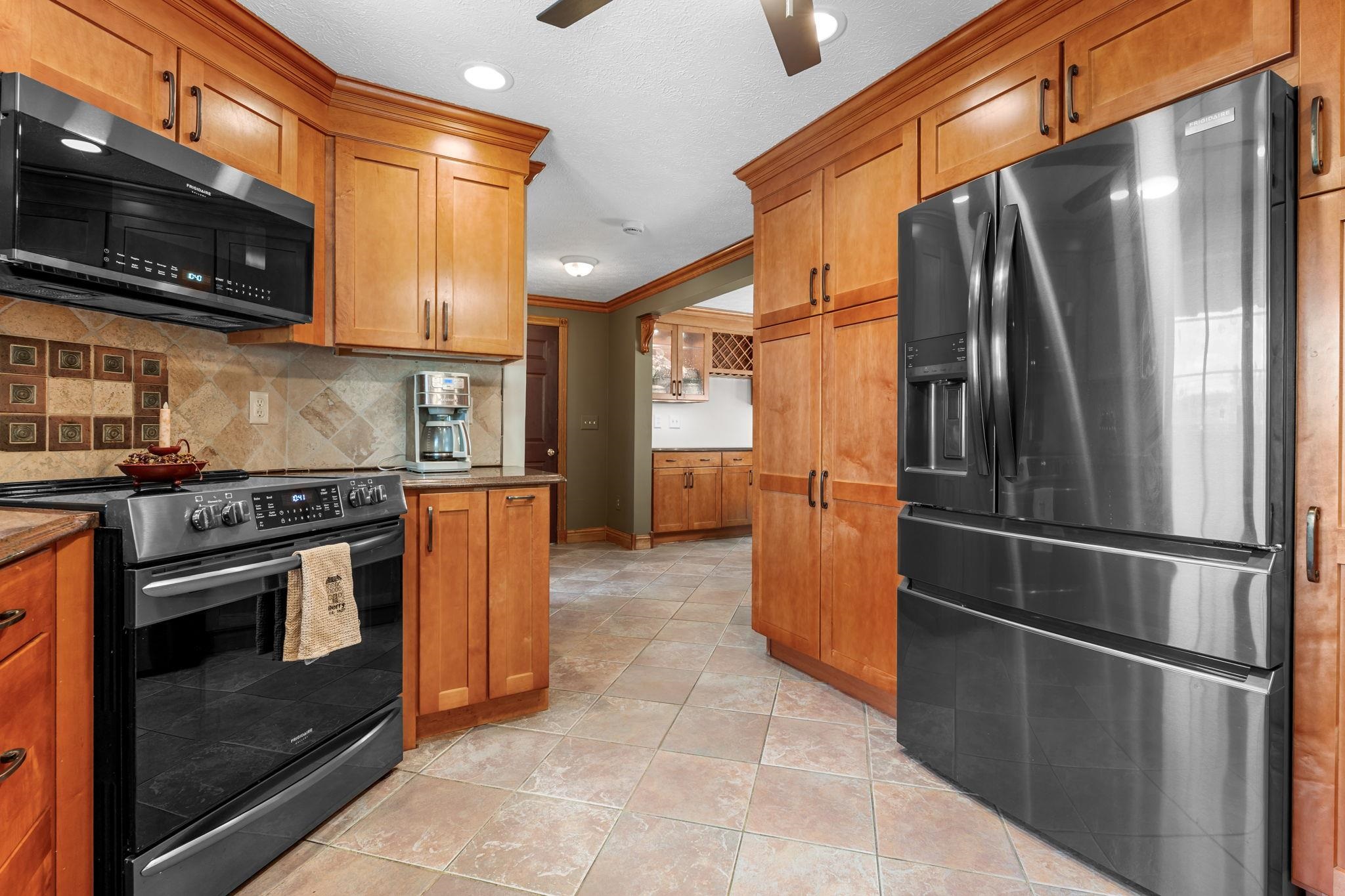 main property photo 5